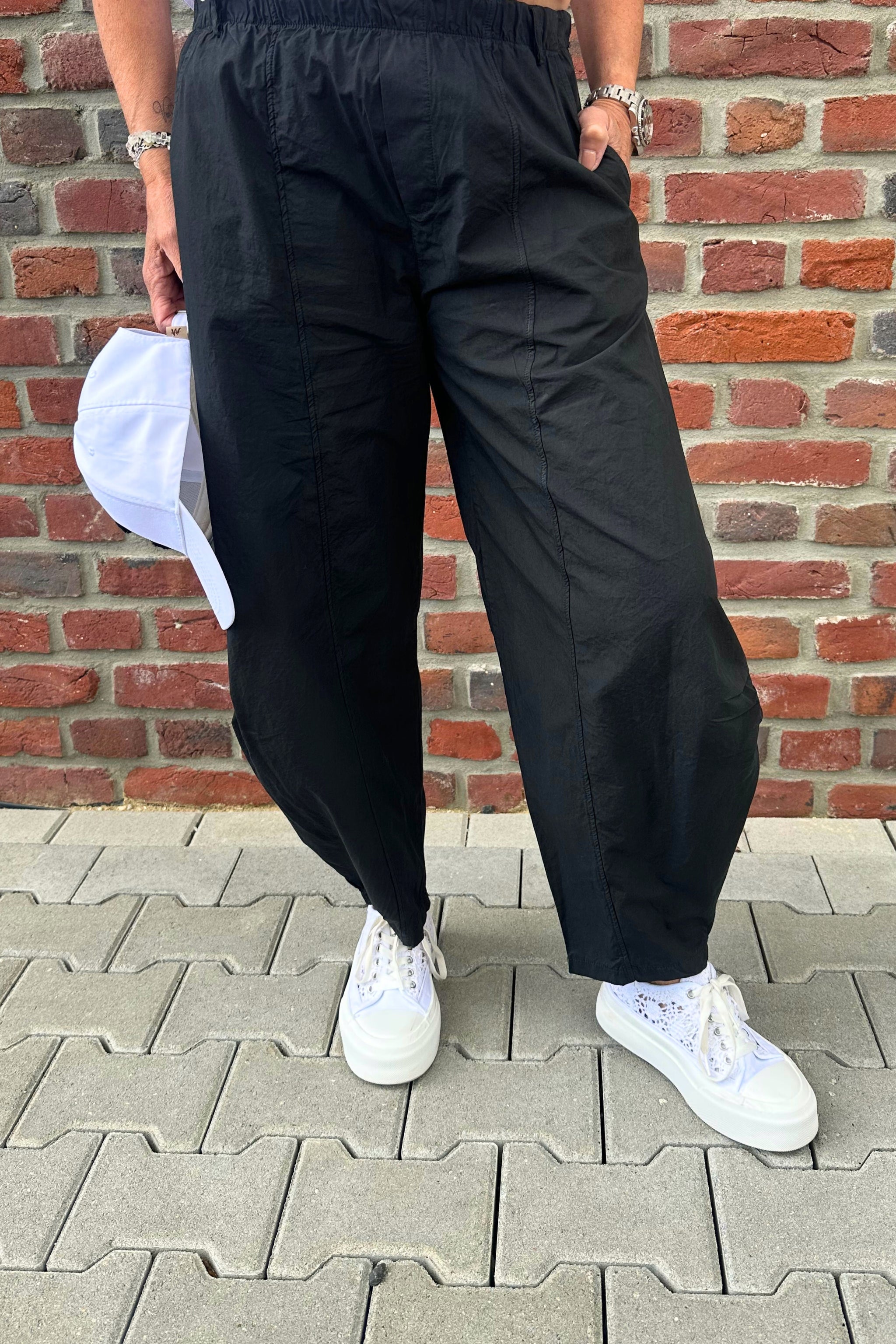 Summery balloon pants, black