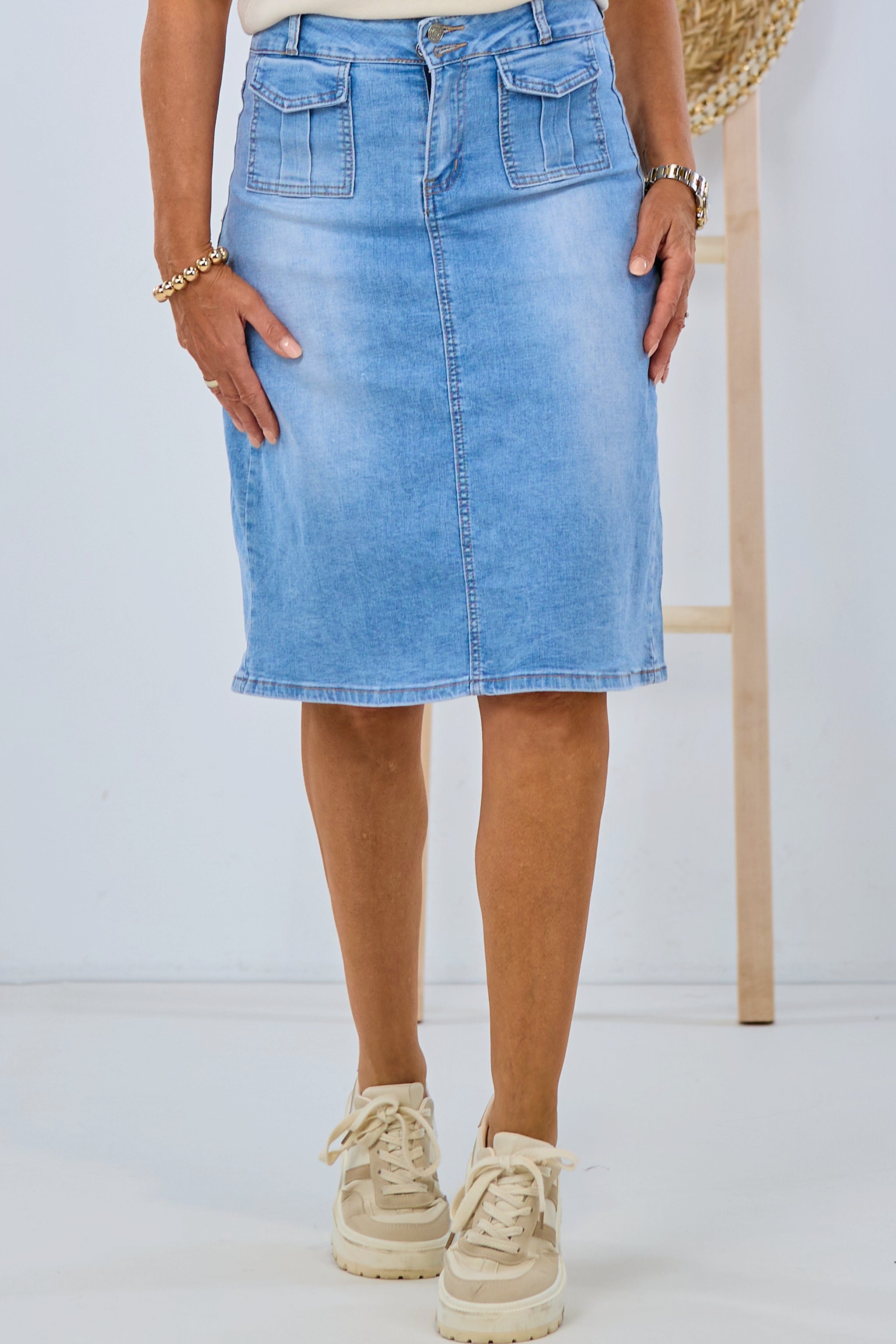 Jeansrock mit aufgesetzten Taschen, denim