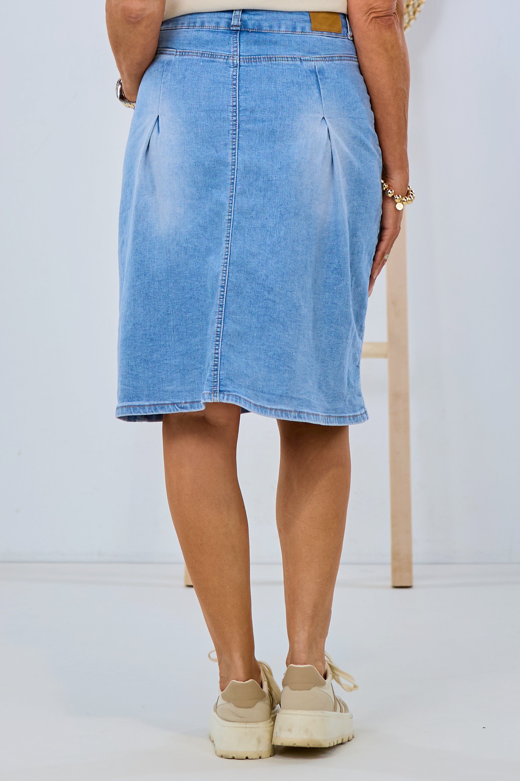 Jeansrock mit aufgesetzten Taschen, denim