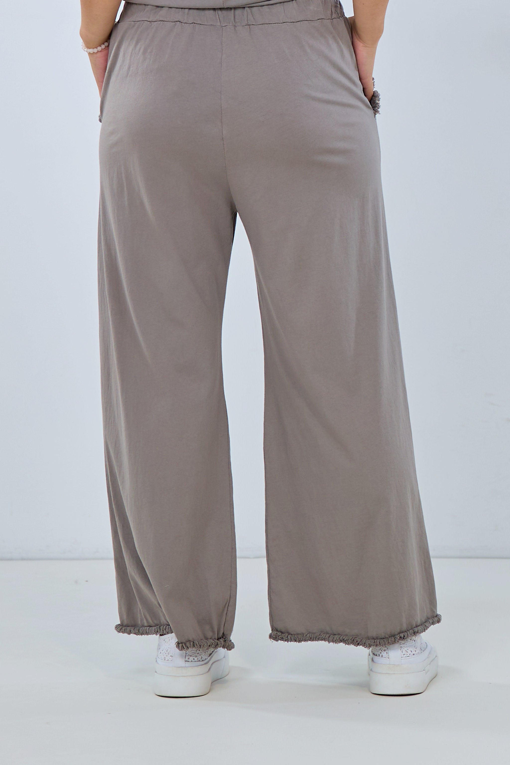 leichte Freizeithose mit Fransen, Eingriffstaschen und elastischem Bund, schlamm