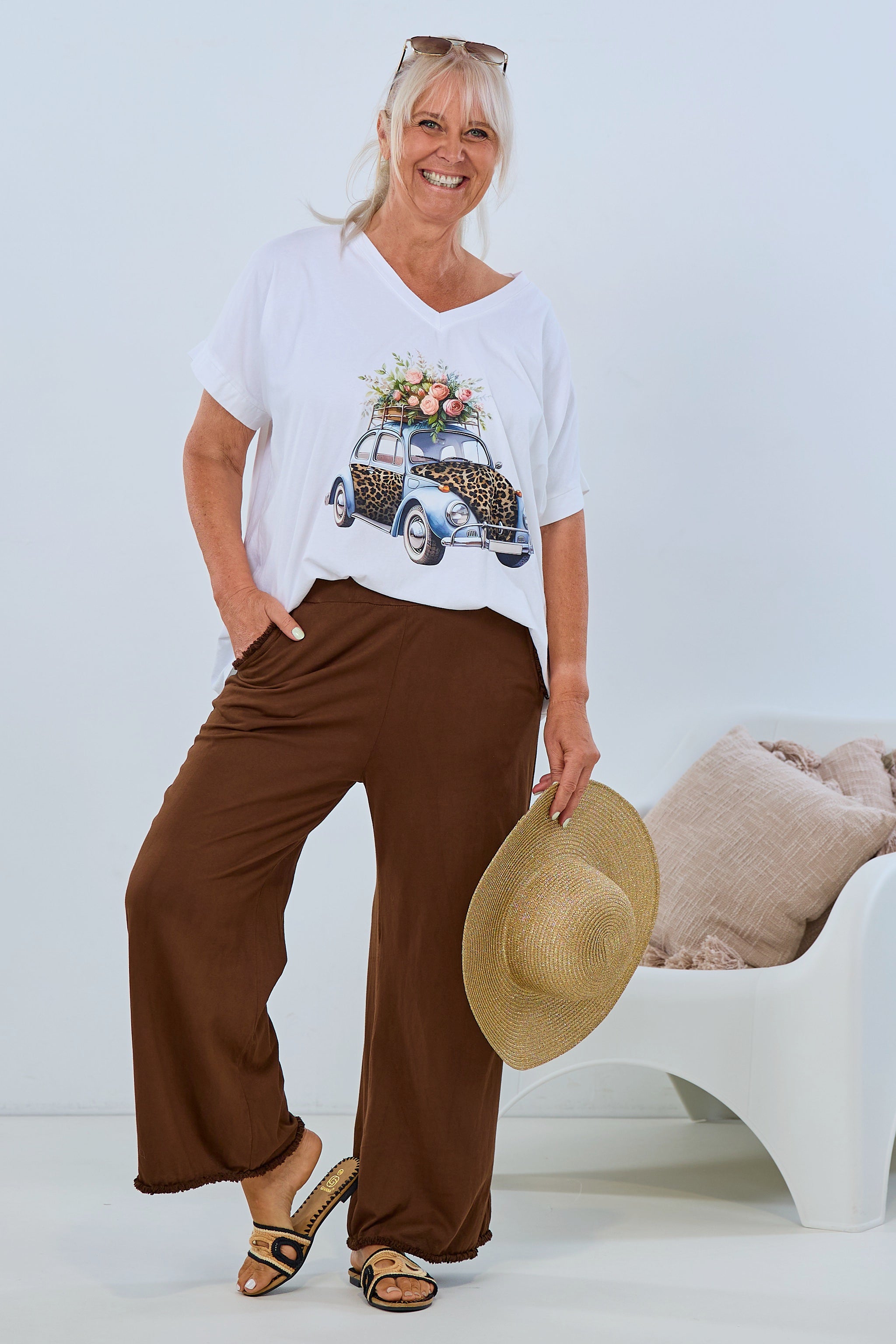 Oversized shirt with car print, white