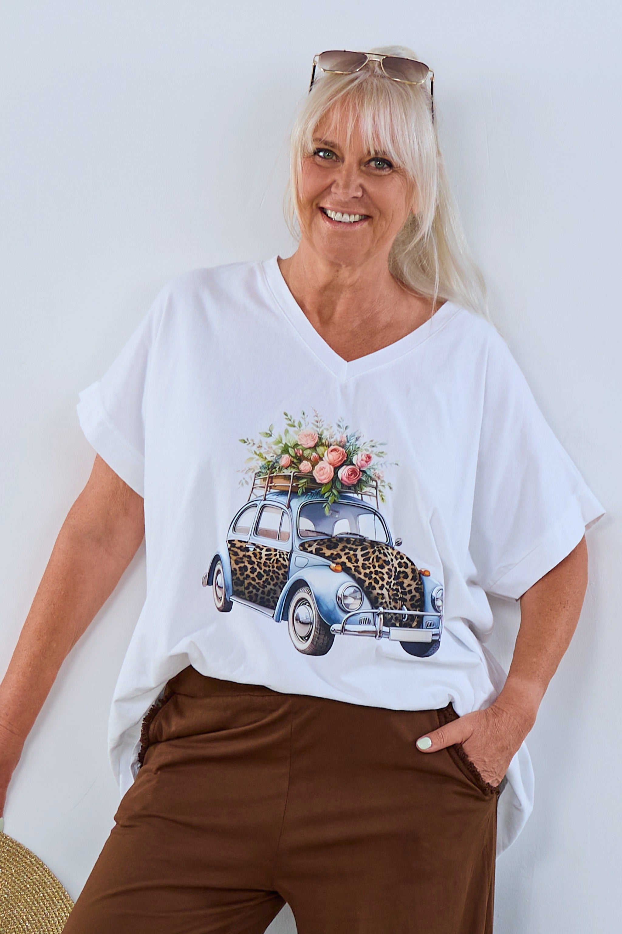 Oversized shirt with car print, white