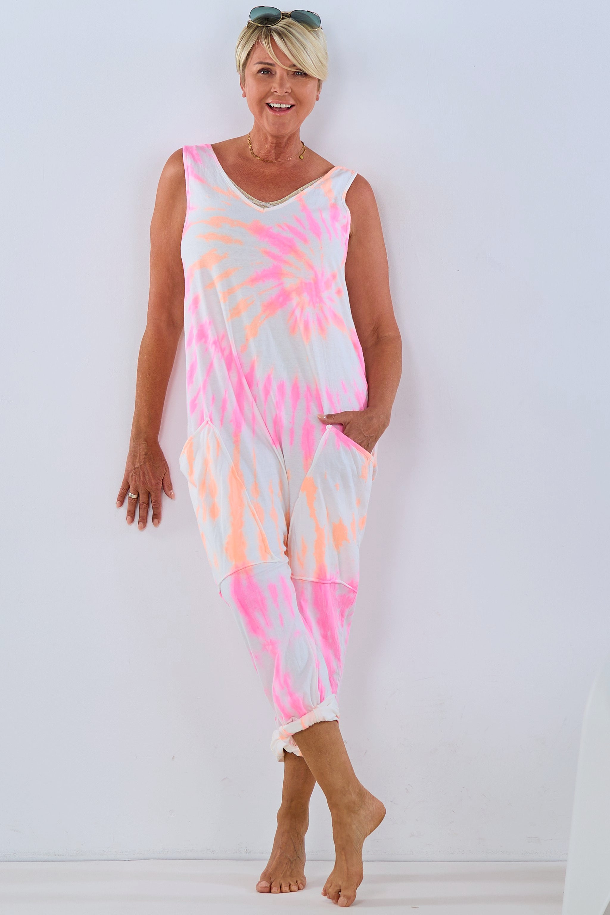 Baggy Jumpsuit NEON Batik, ecru-orange-pink