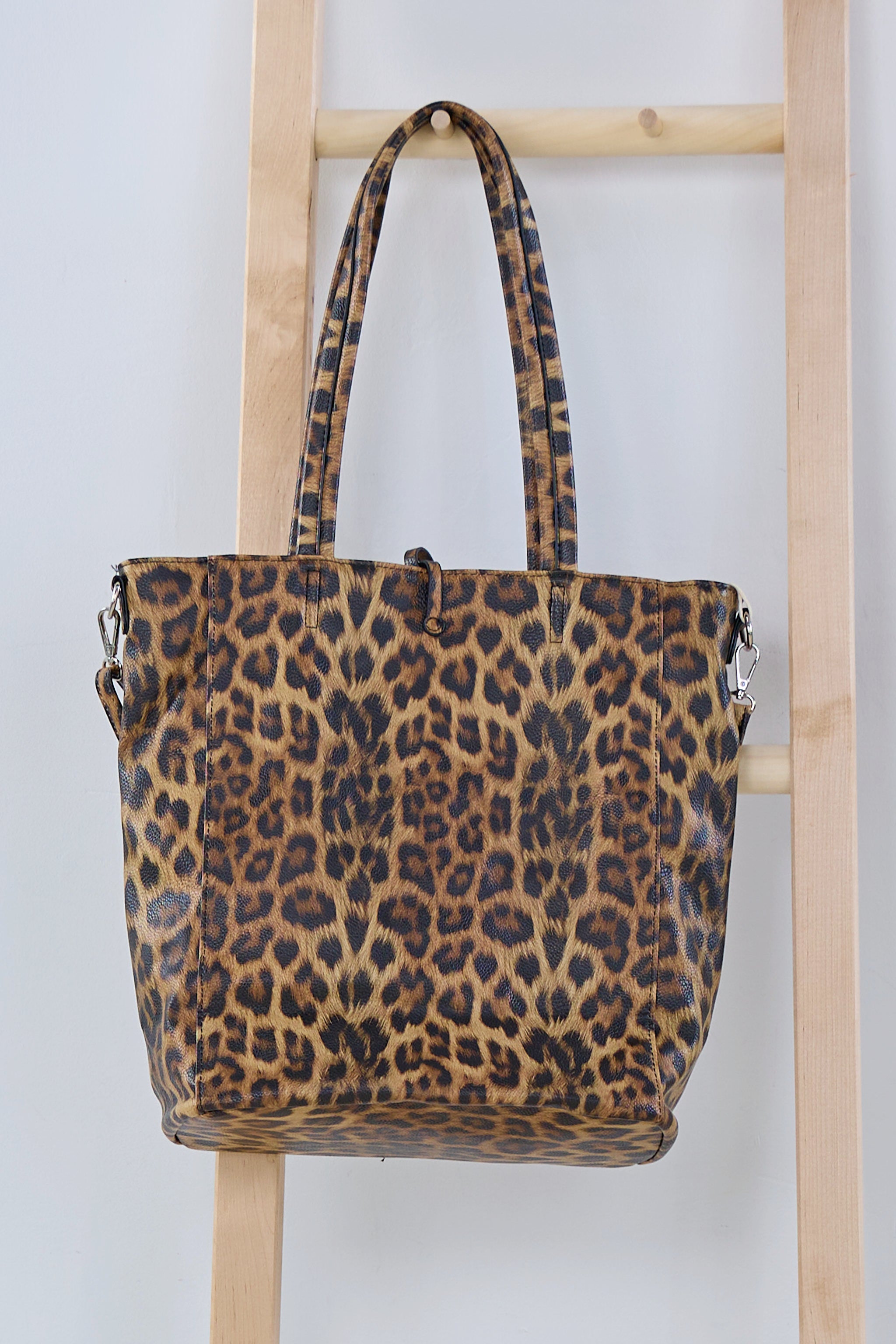 Schultertasche im Leo-Design, braun-schwarz