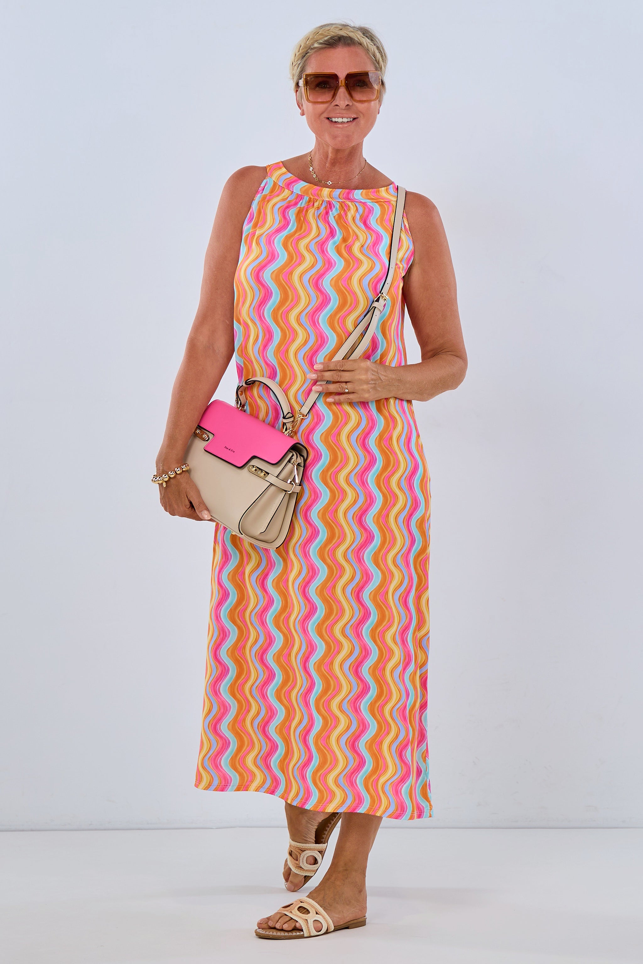 langes Neckholder Kleid mit Retro-Muster, orange-pink-blau