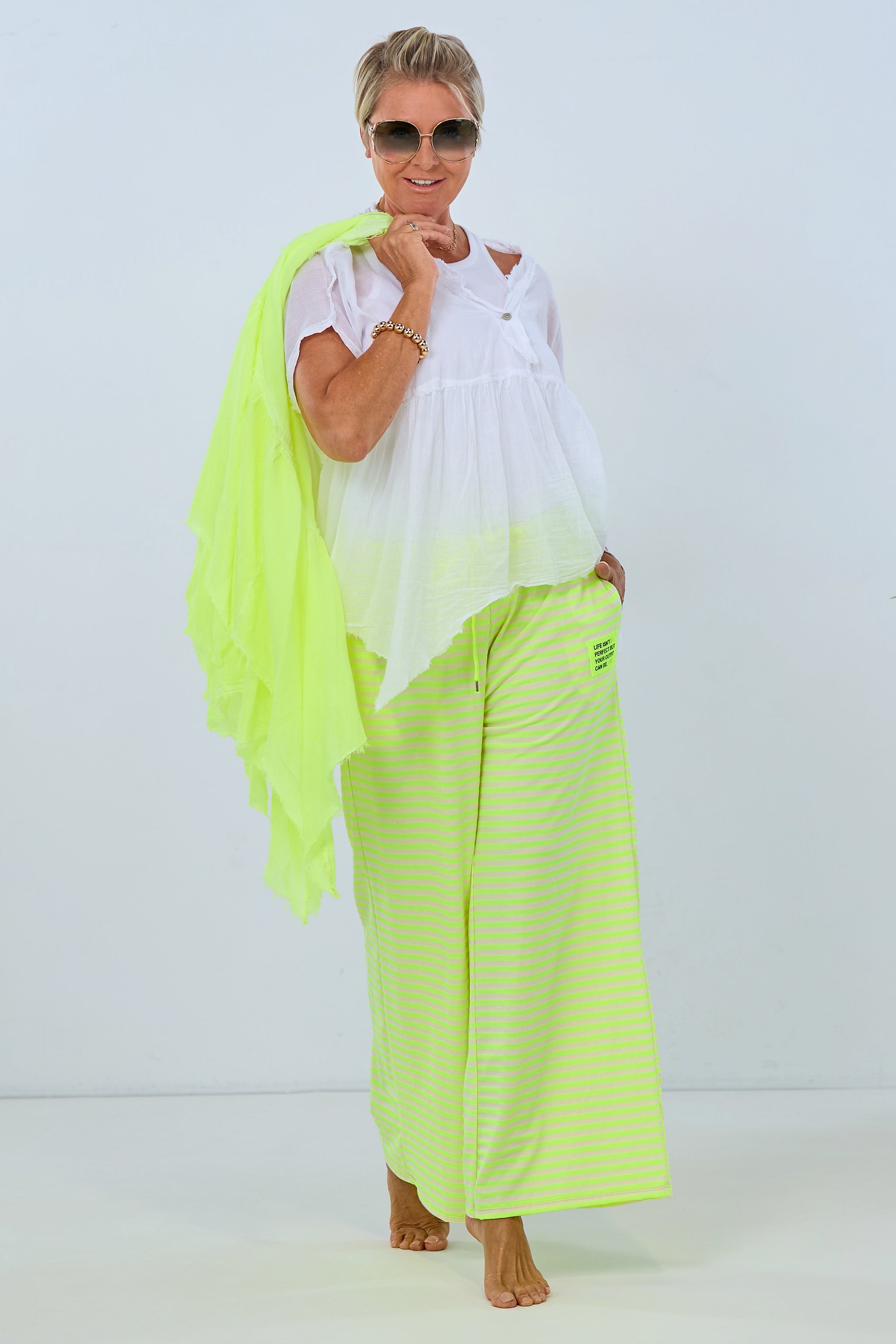 airy blouse with side tails, white