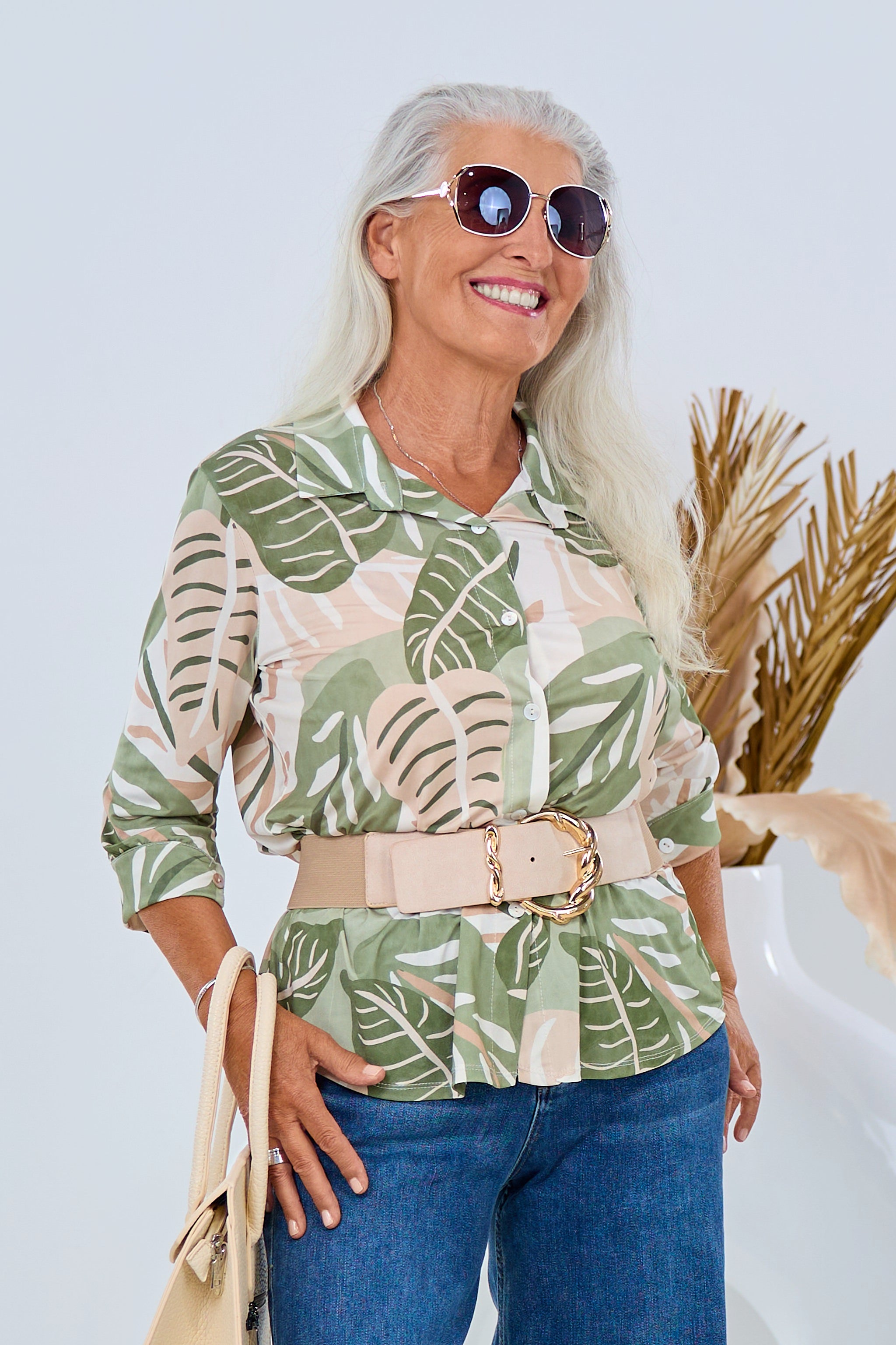 Weiche Bluse mit Blatt-Motiv, khaki-taupe-beige