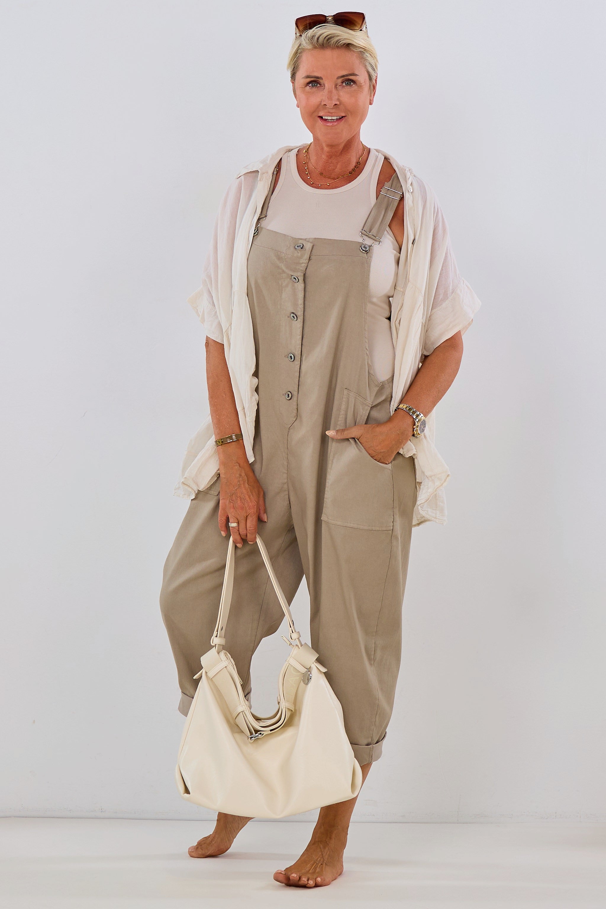 Baggy-Latzhose mit aufgesetzten Taschen, taupe