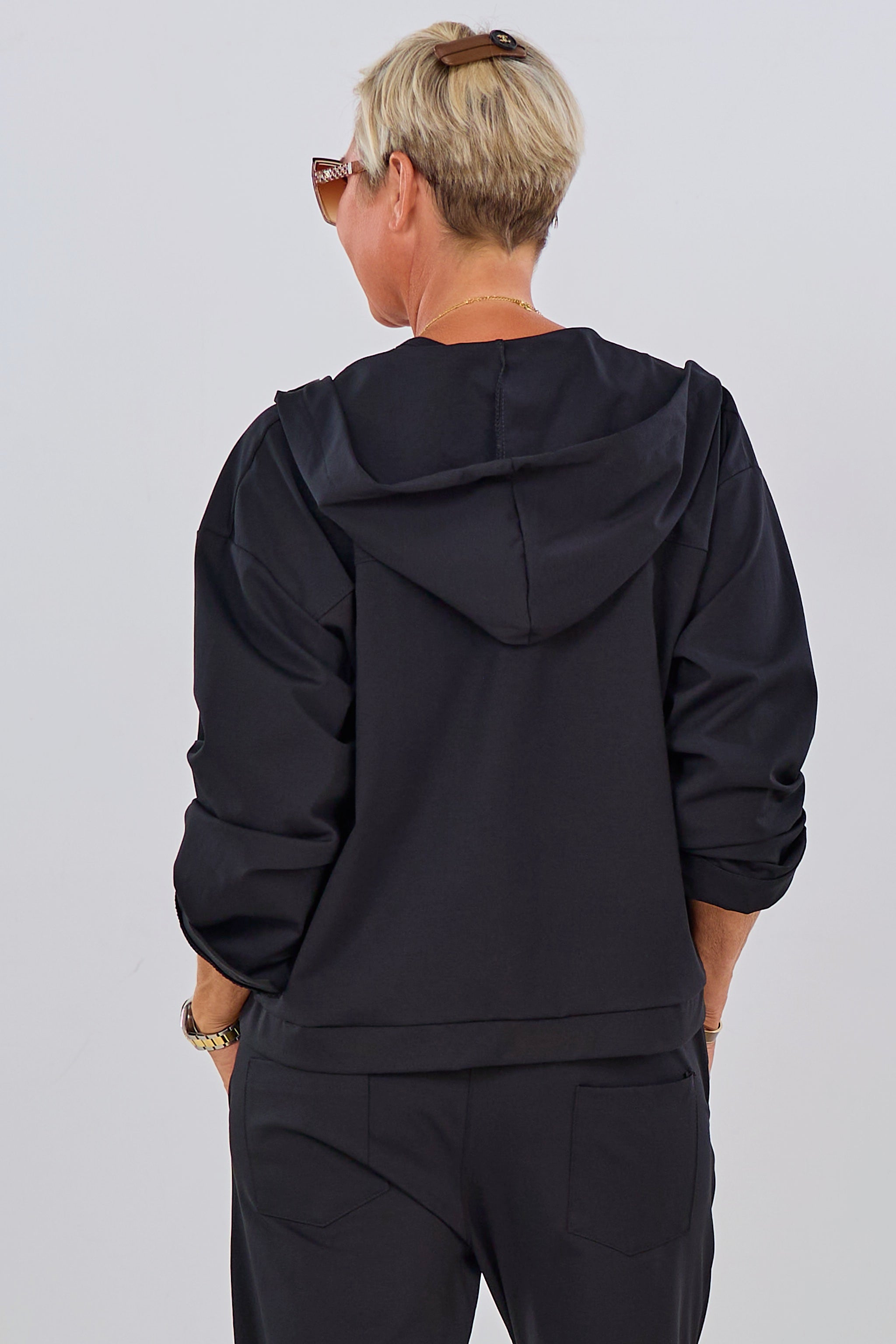 Cozy Jacke mit Strass-Motiv, schwarz