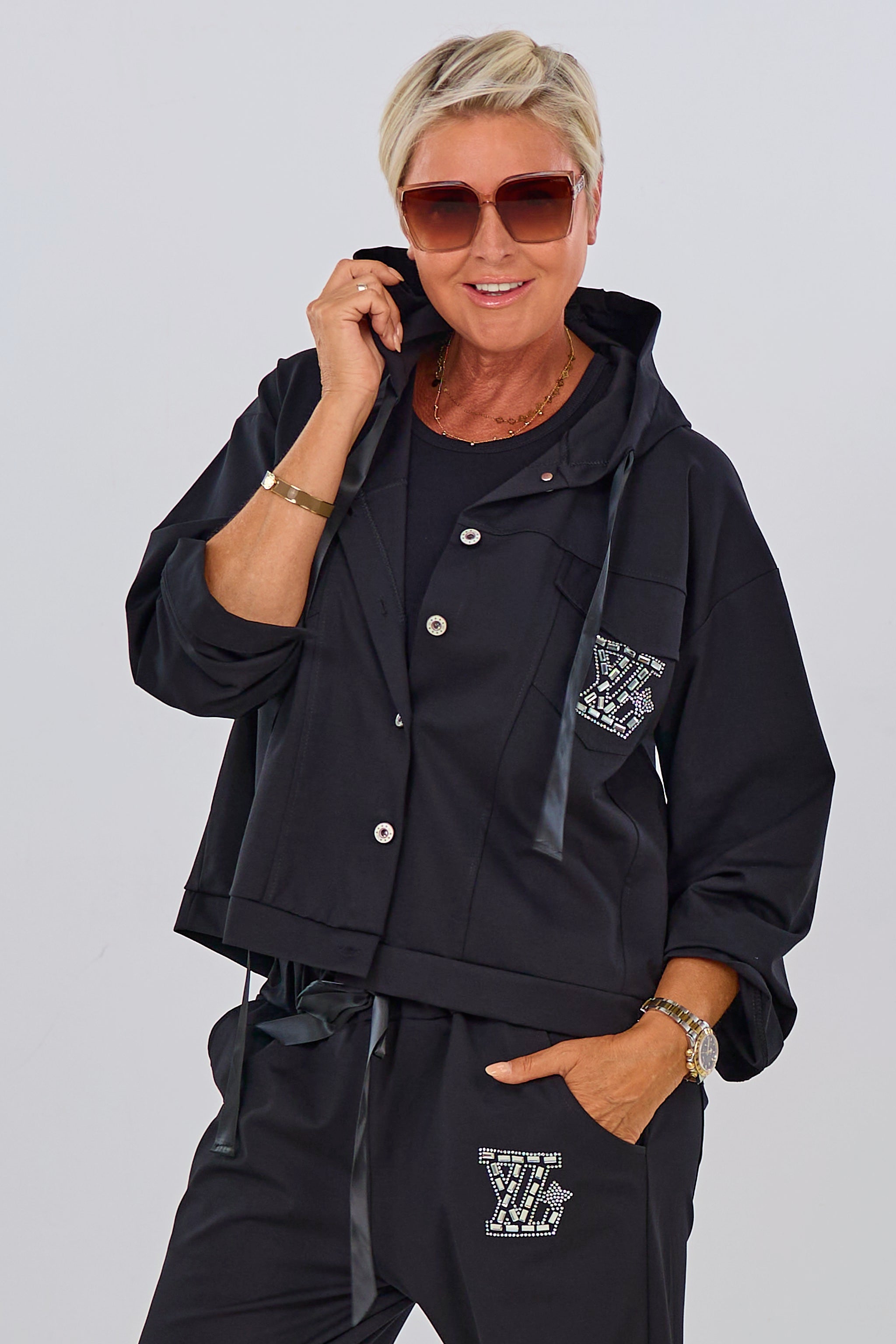 Cozy Jacke mit Strass-Motiv, schwarz