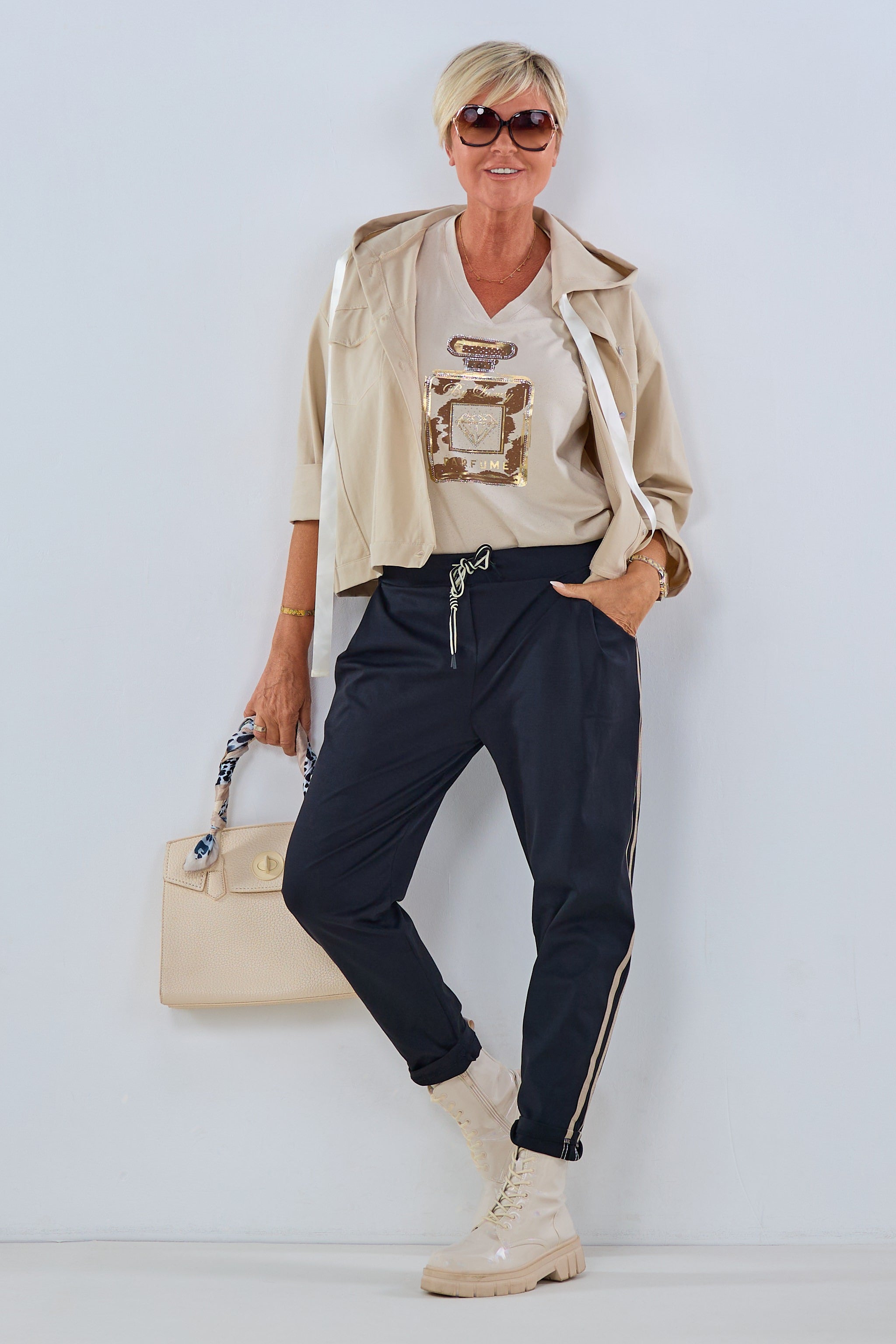 Cozy Jacke mit Strass-Motiv, beige