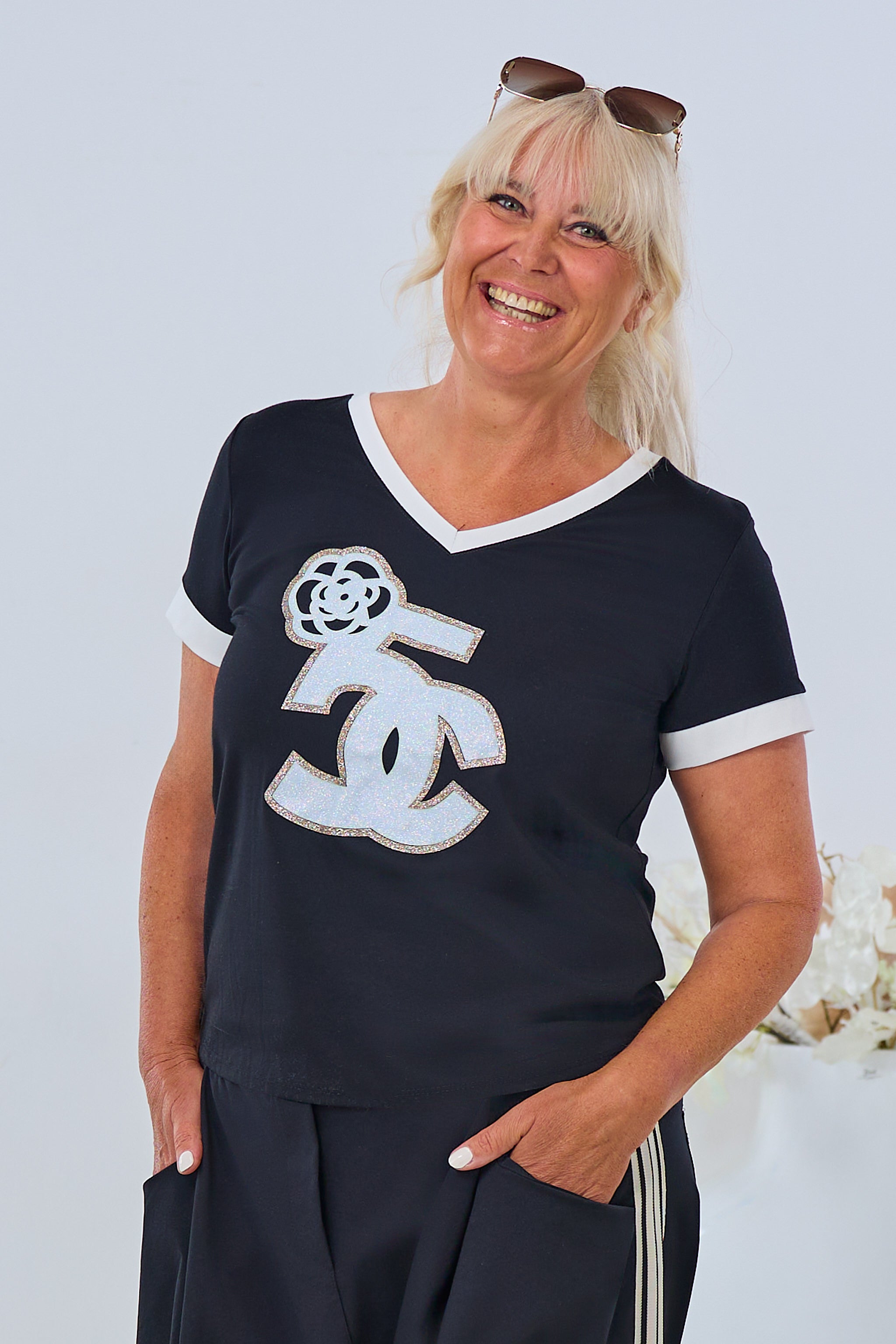 T-Shirt mit Glitzermotiv, schwarz