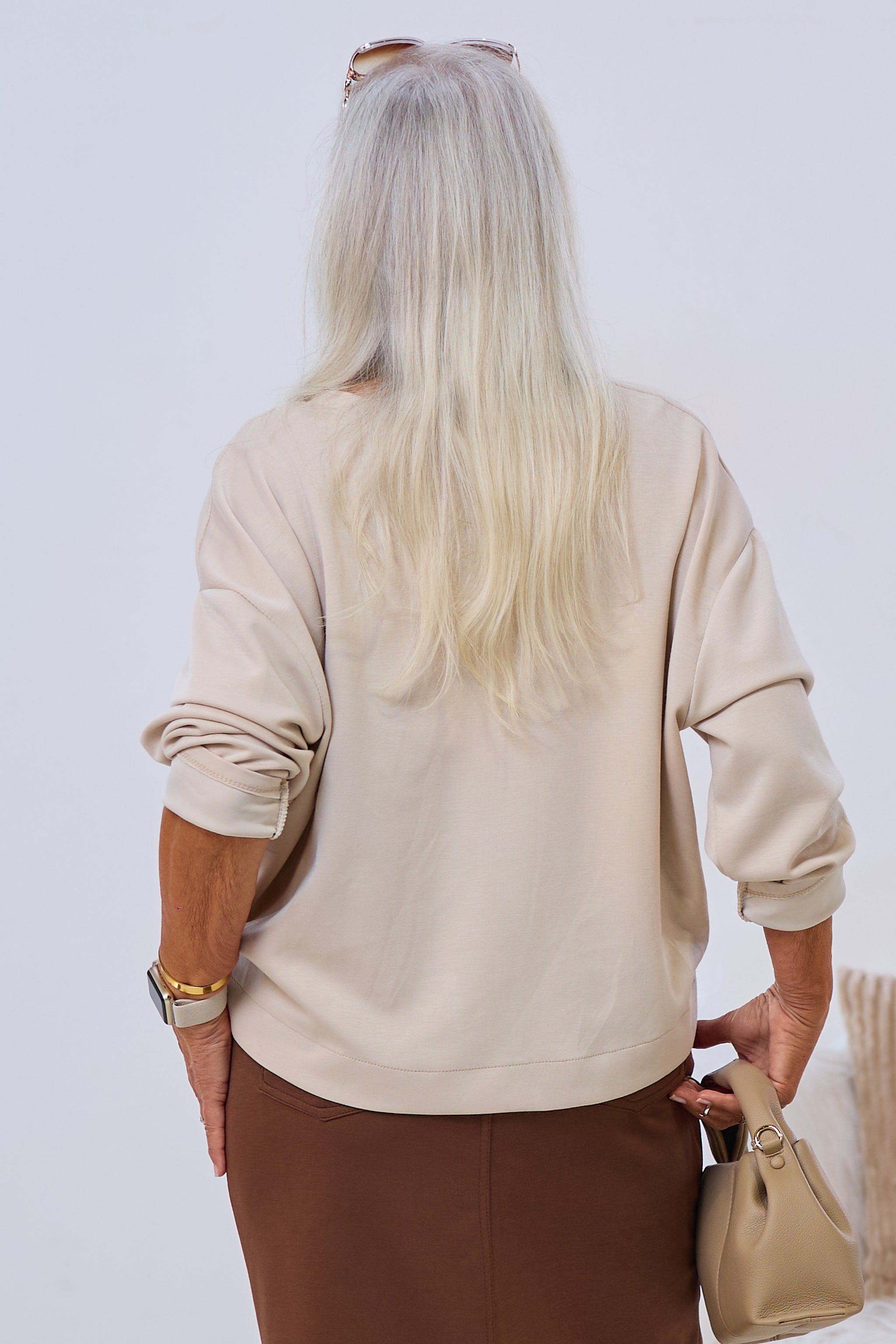 Cozy Shirt mit Leo-Aufnäher, beige