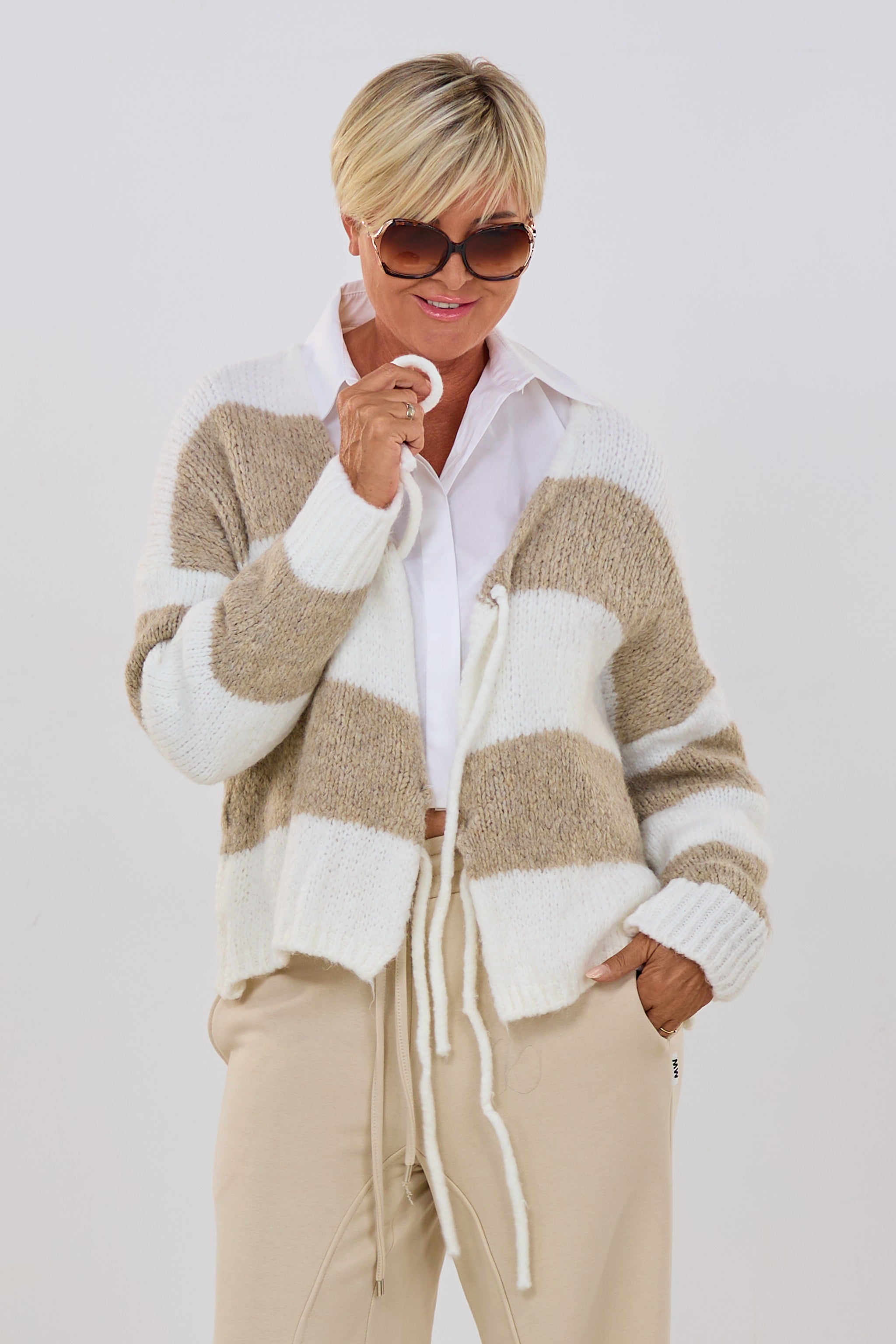 Cardigan mit Schleifen, taupe-ecru
