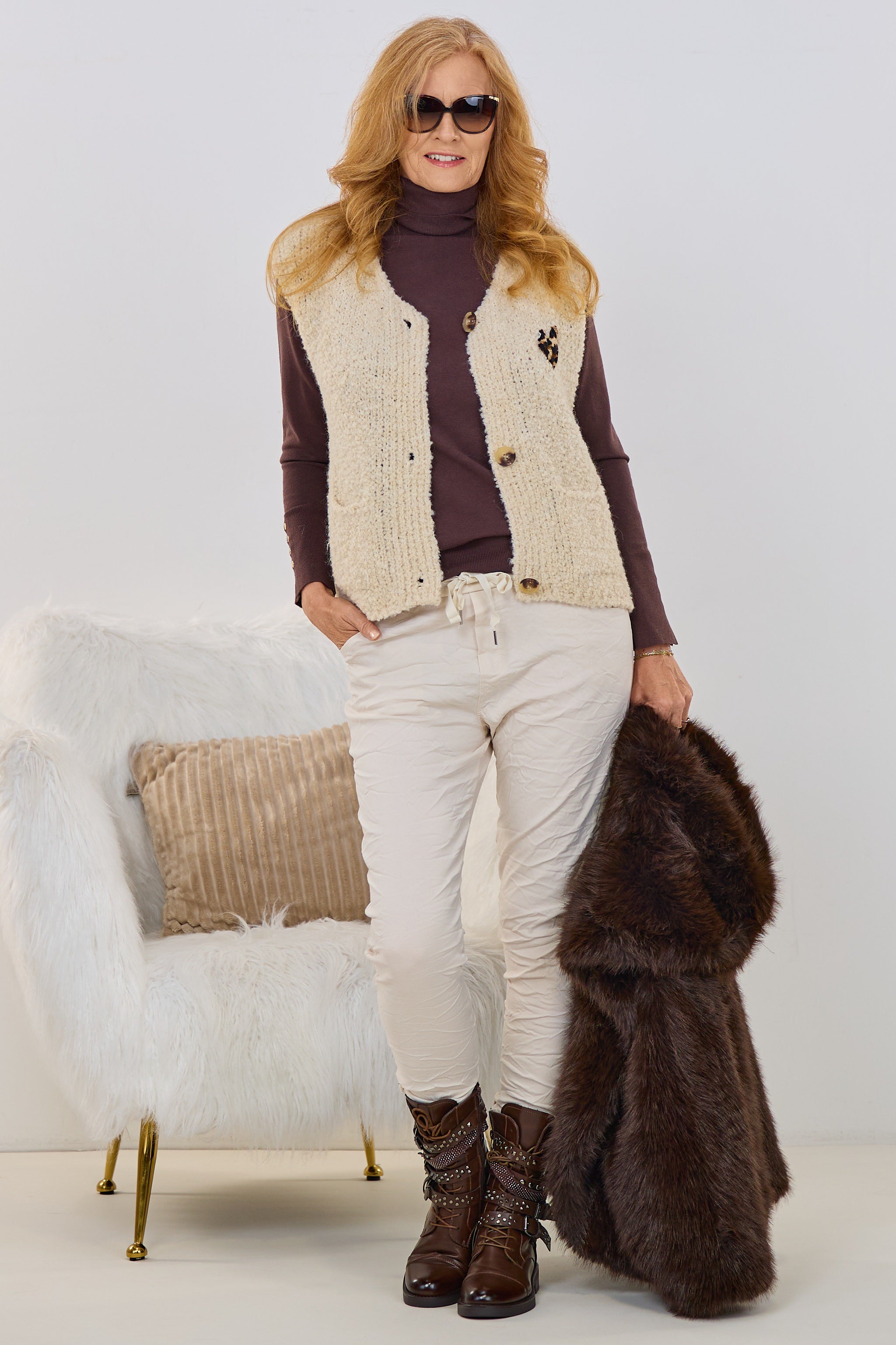Bouclé Weste mit Herz, beige