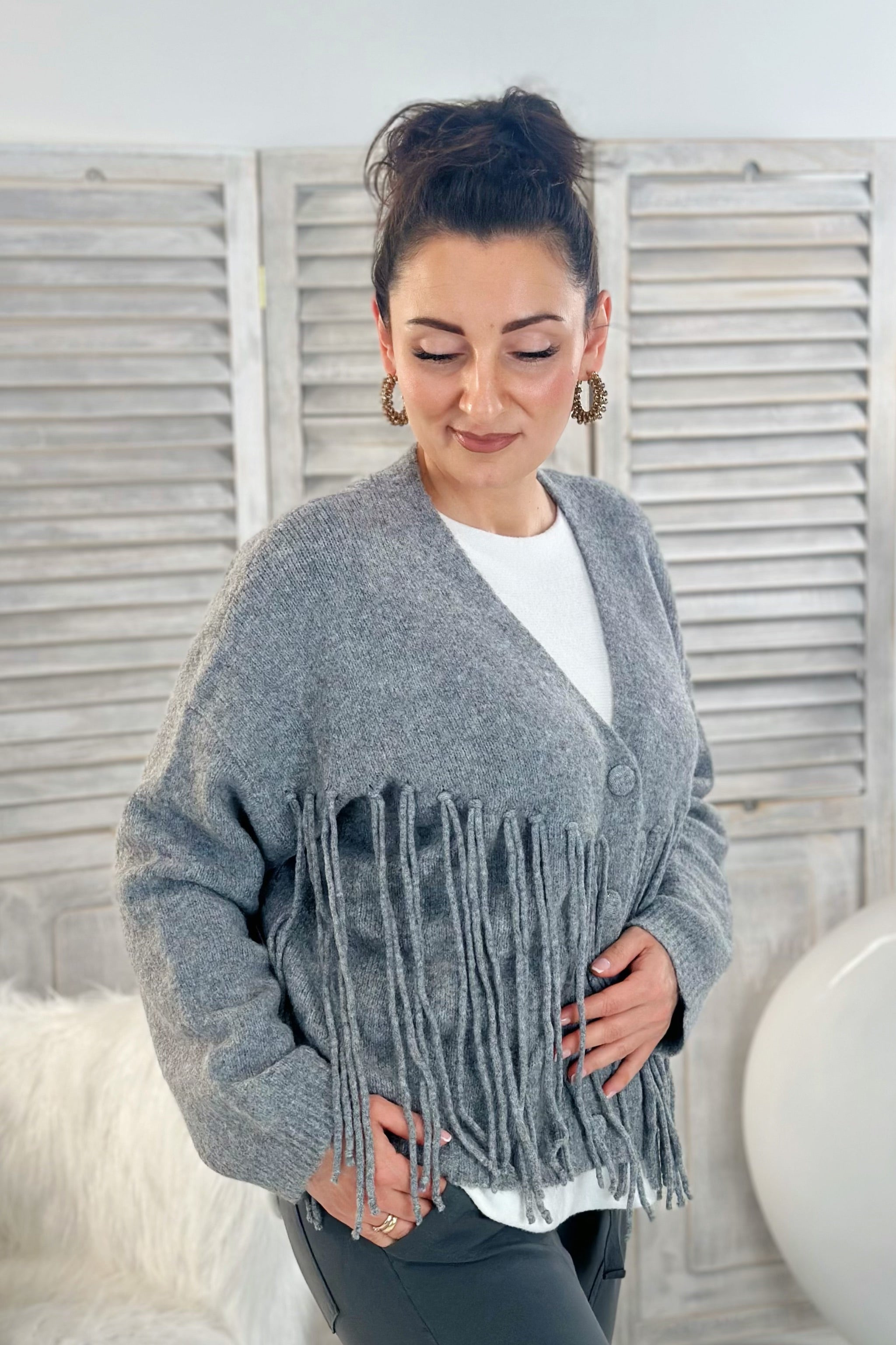 Cardigan mit Zierkordeln, grau
