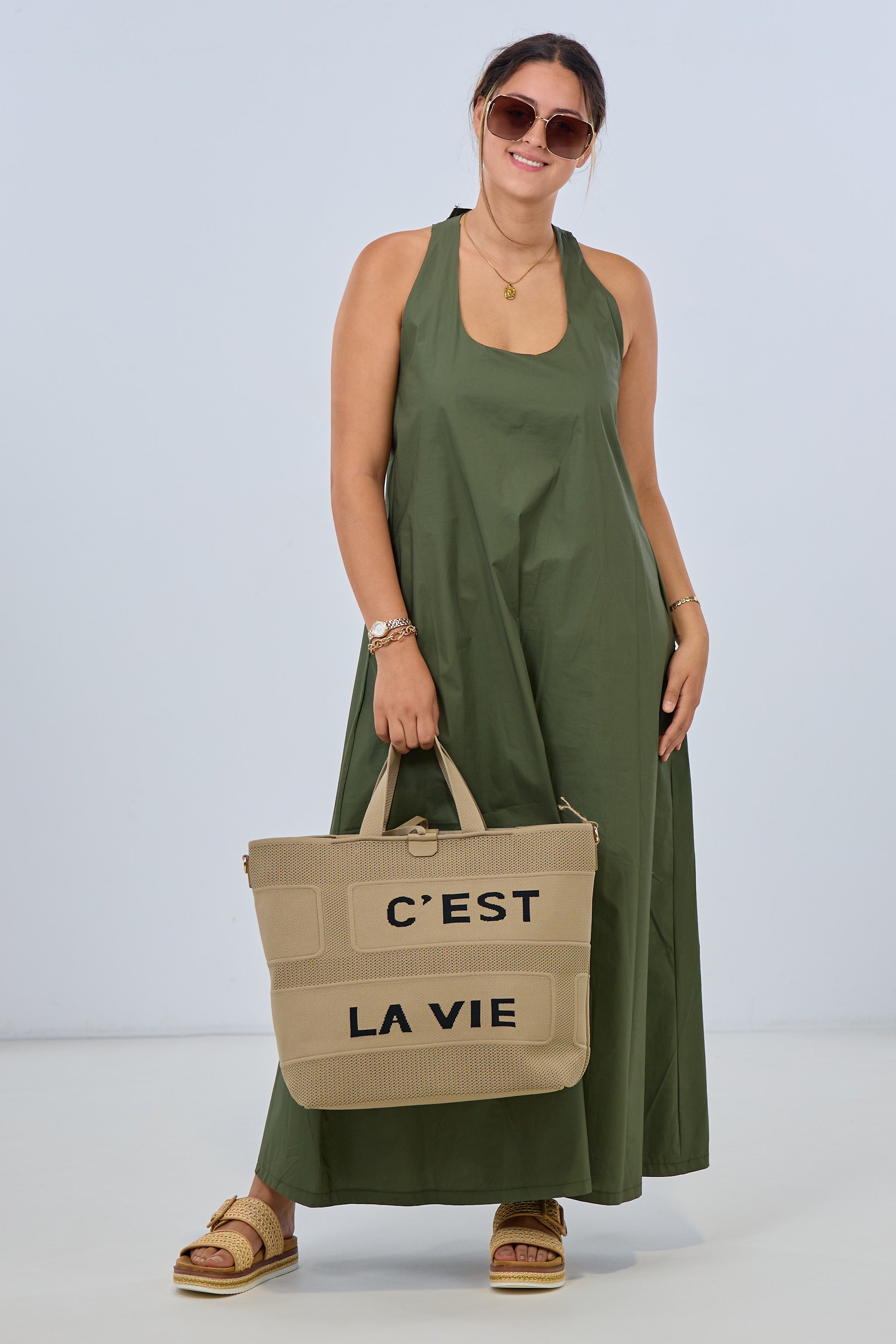 langes Kleid mit mega Rückenausschnitt, khaki