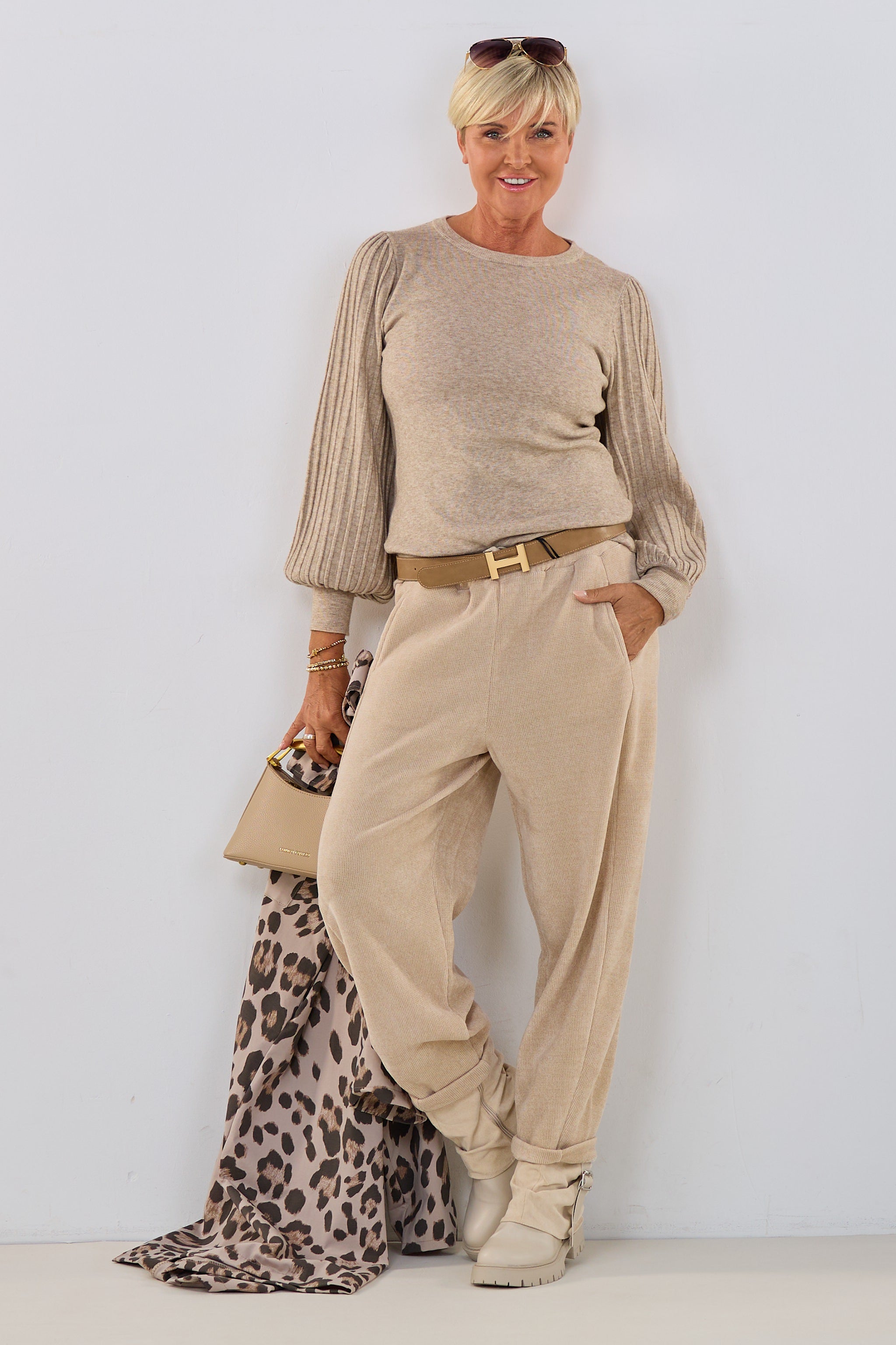 Strickpulli mit weiten Ärmeln, beige-melliert
