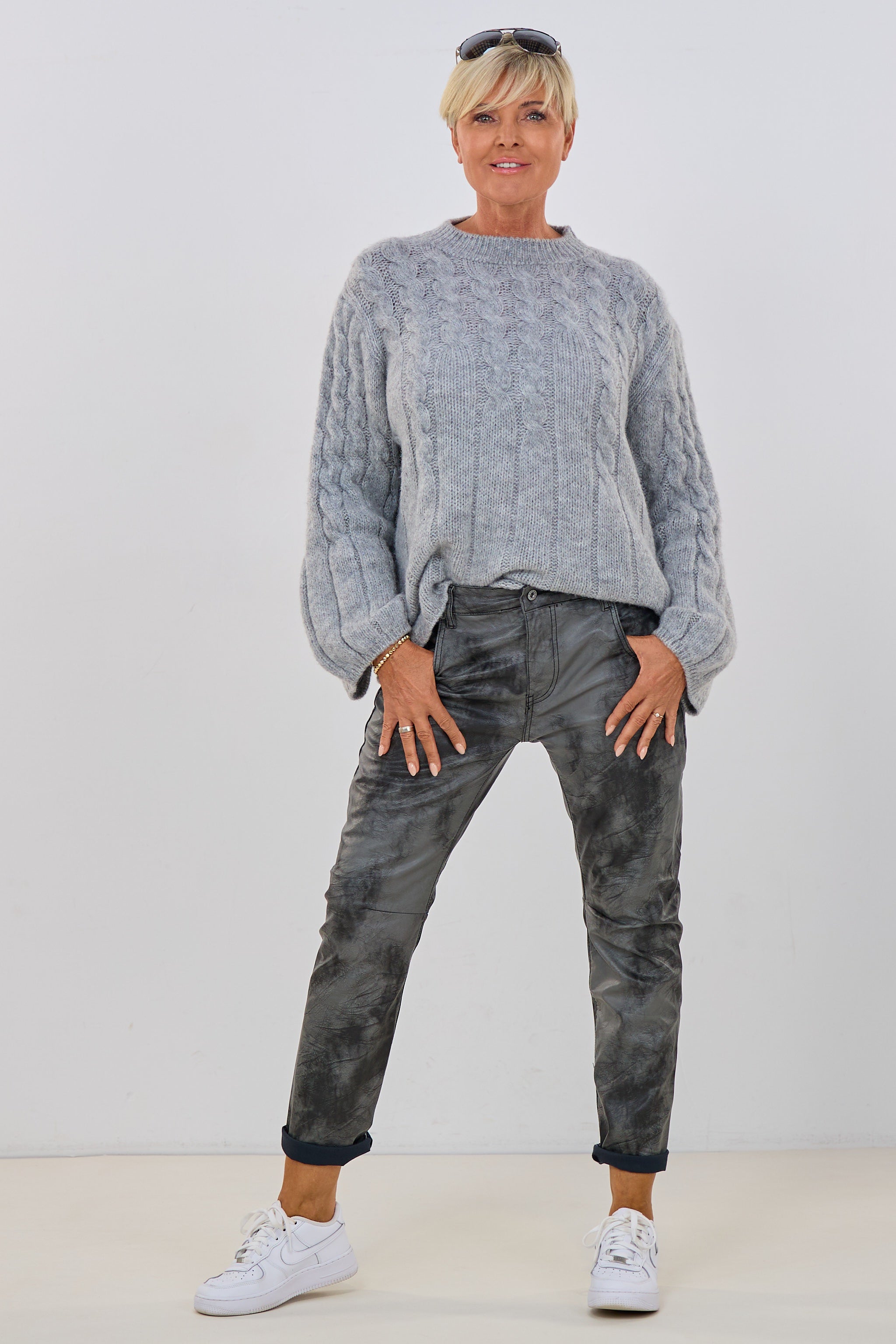 Batik Lederlook Hose, anthrazit-grau