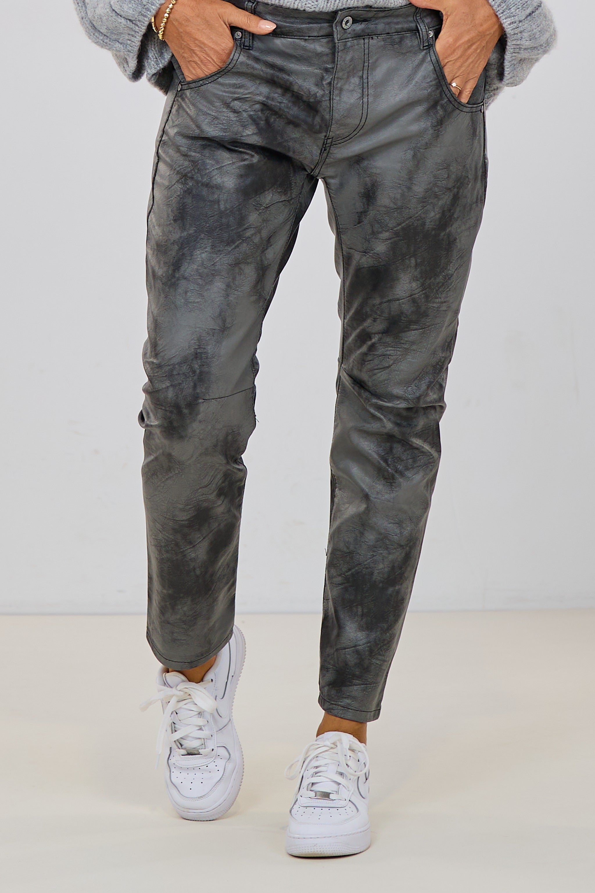 Batik Lederlook Hose, anthrazit-grau