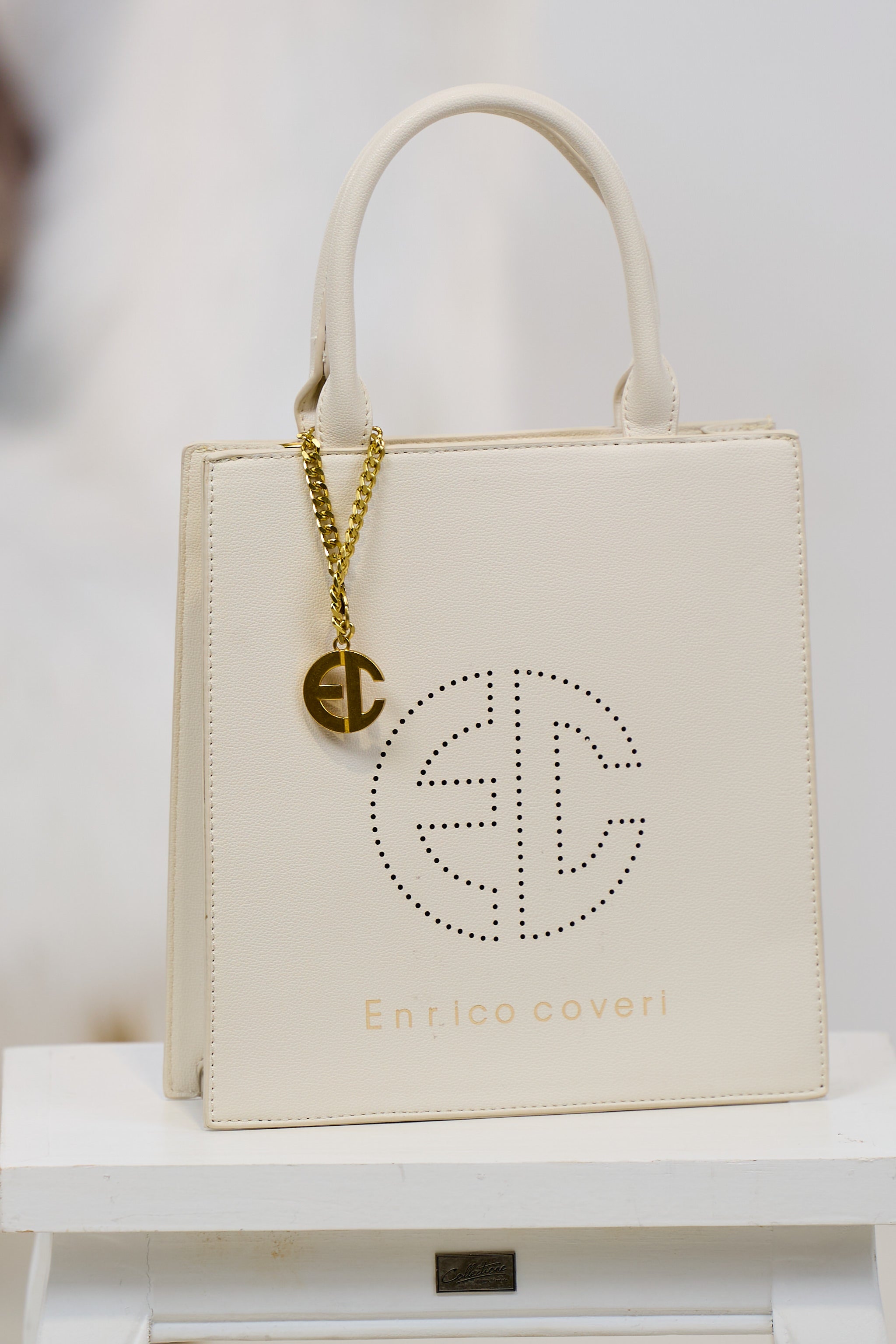 Henkeltasche mit Prägung, ecru
