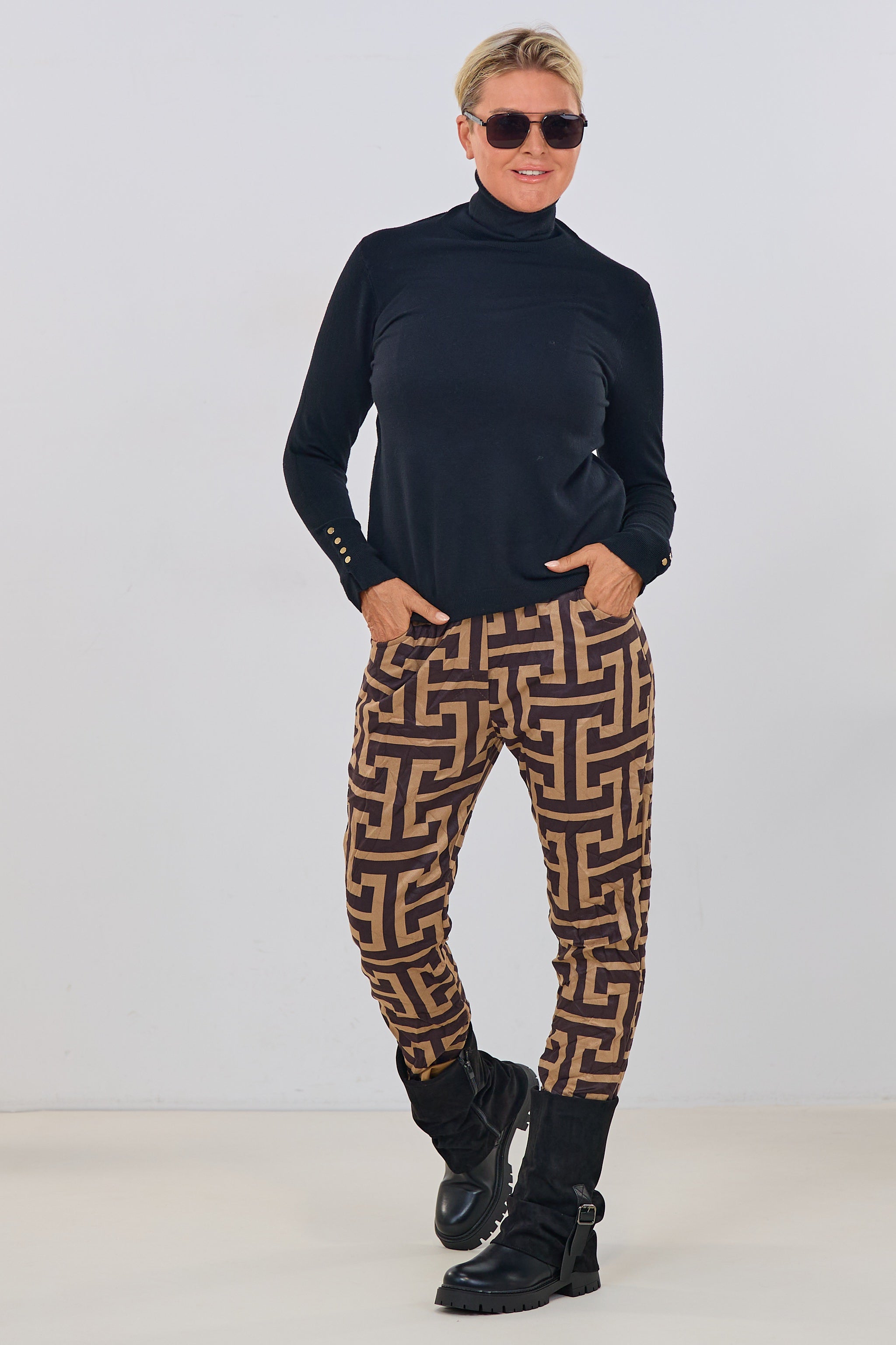 Samtig weiche Hose, taupe-schwarz