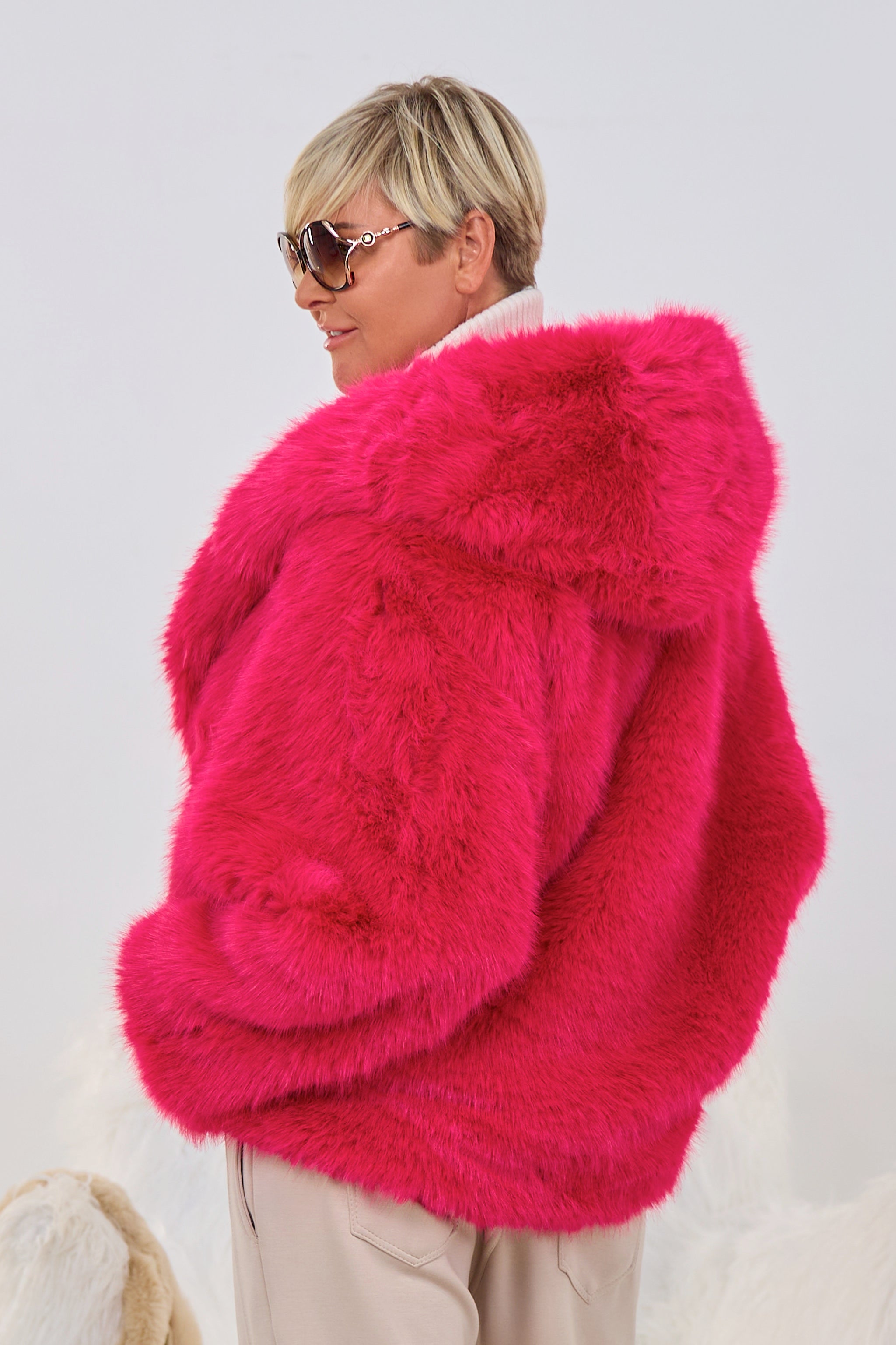 kurze Jacke mit weichem Fell, pink