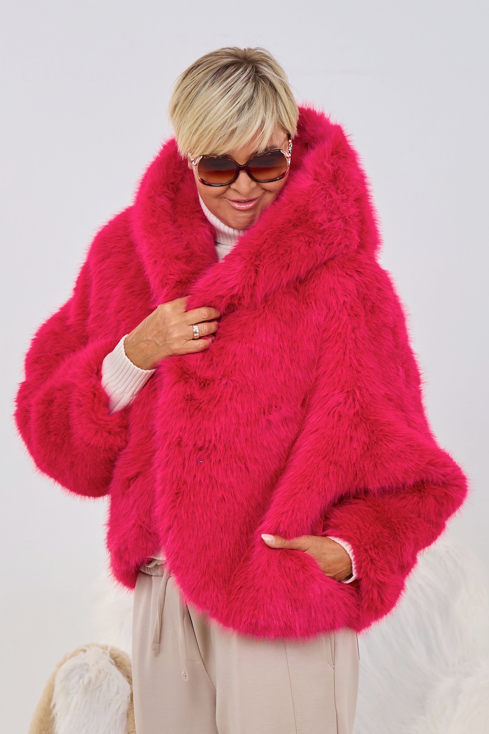 kurze Jacke mit weichem Fell, pink
