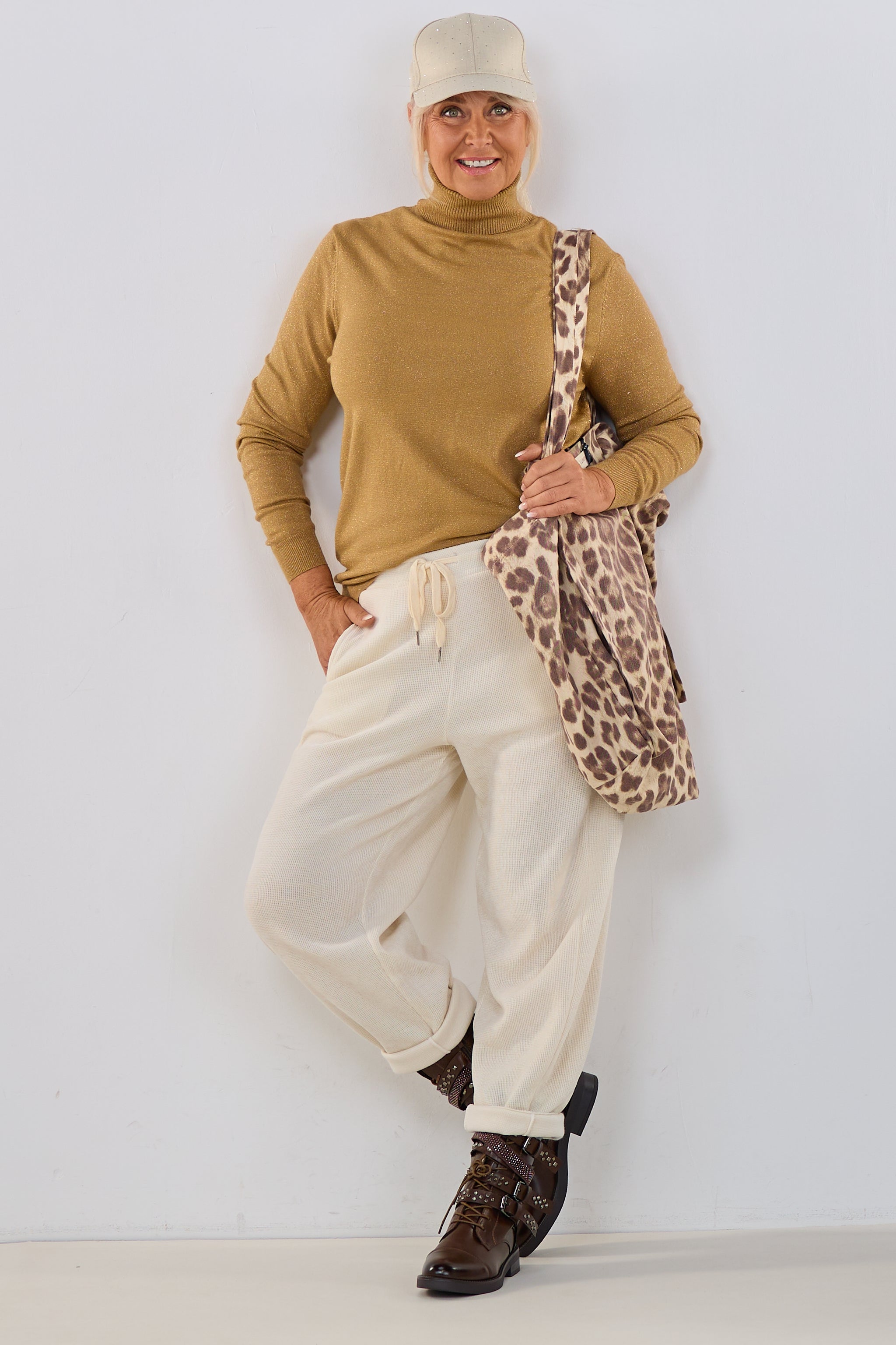Rollkragenpulli mit Goldfaden, camel
