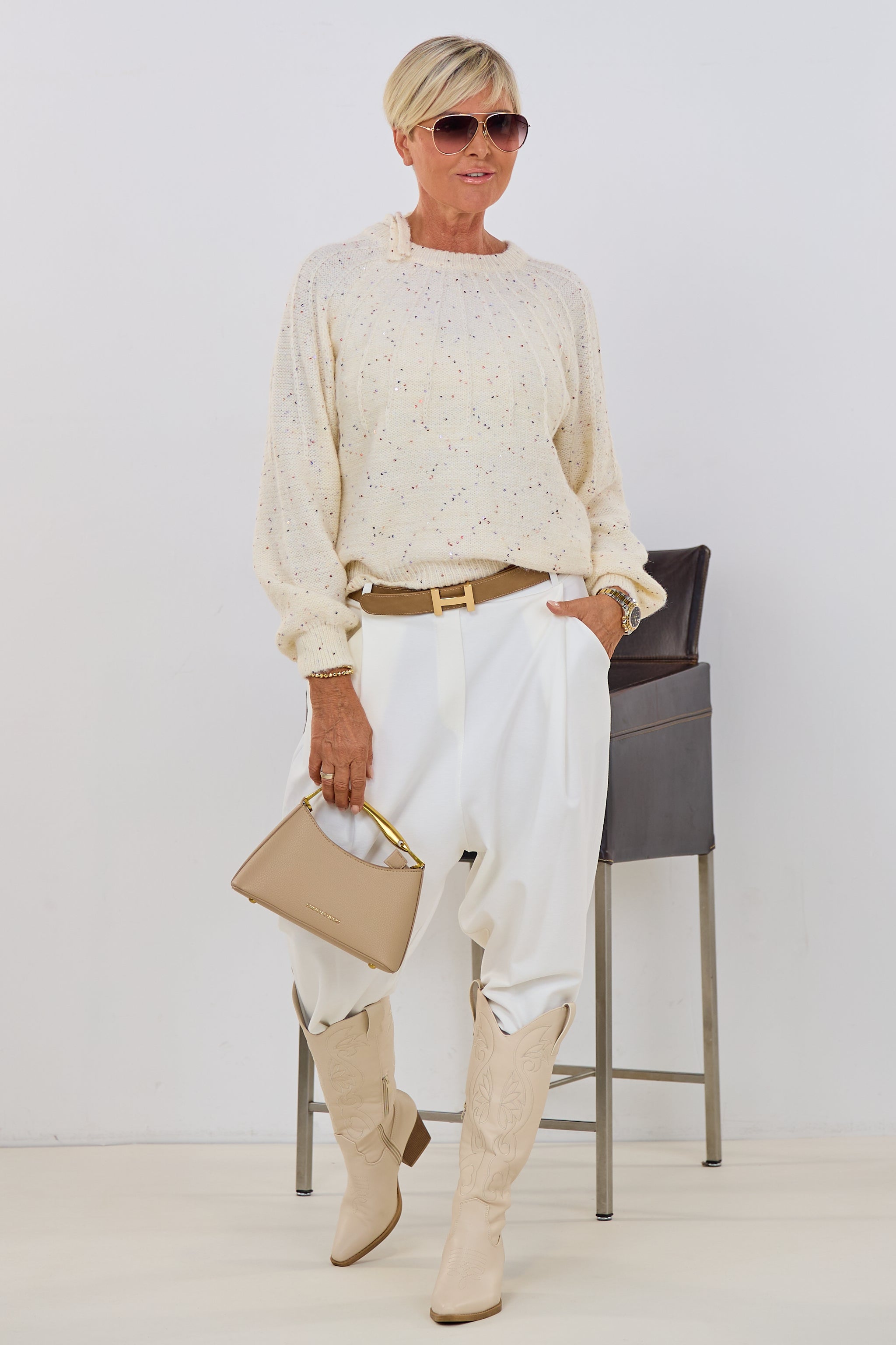 Strickpulli mit Raglanärmeln und Pailletten, creme