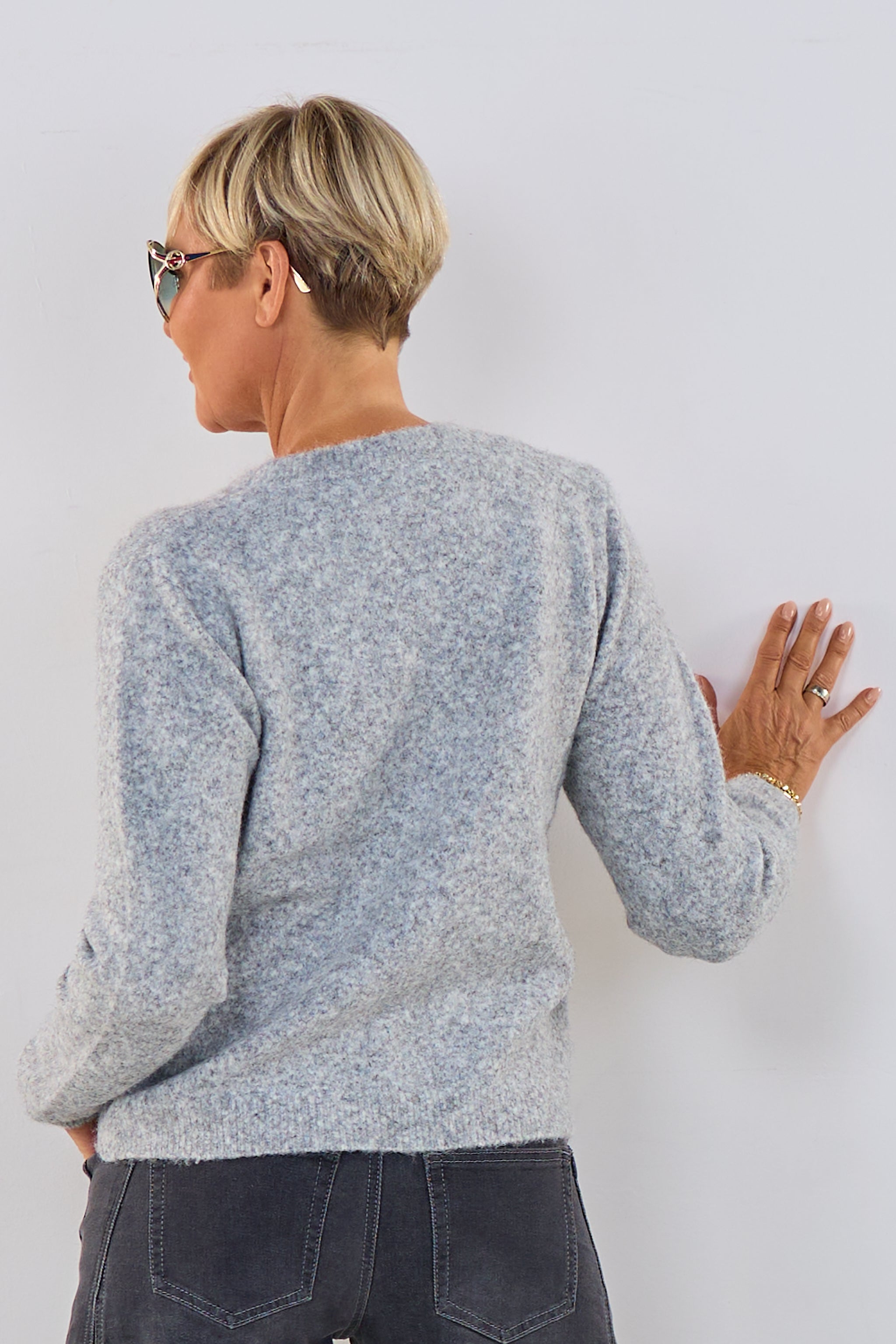 Strickpulli mit Brusttasche, grau-melliert