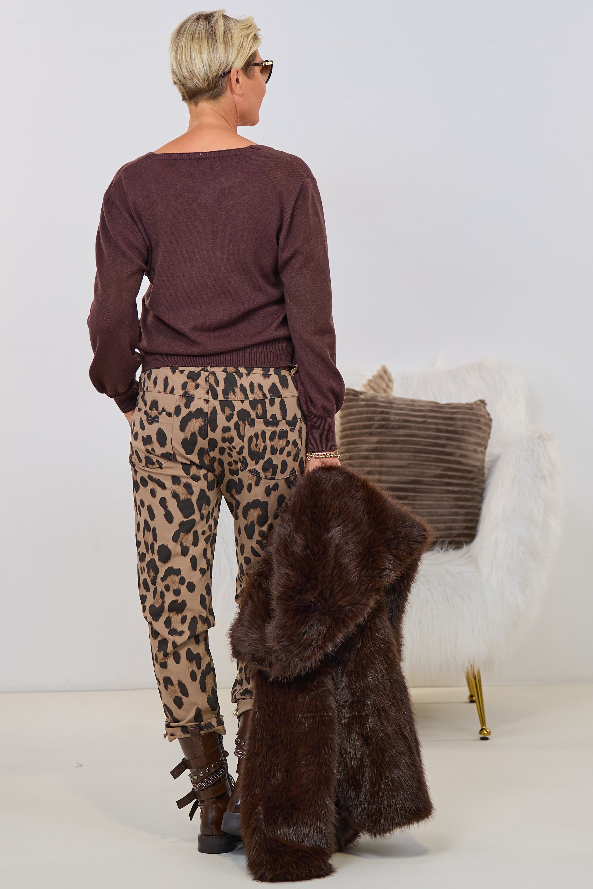 Feiner Cardigan mit Anstecknadeln, braun