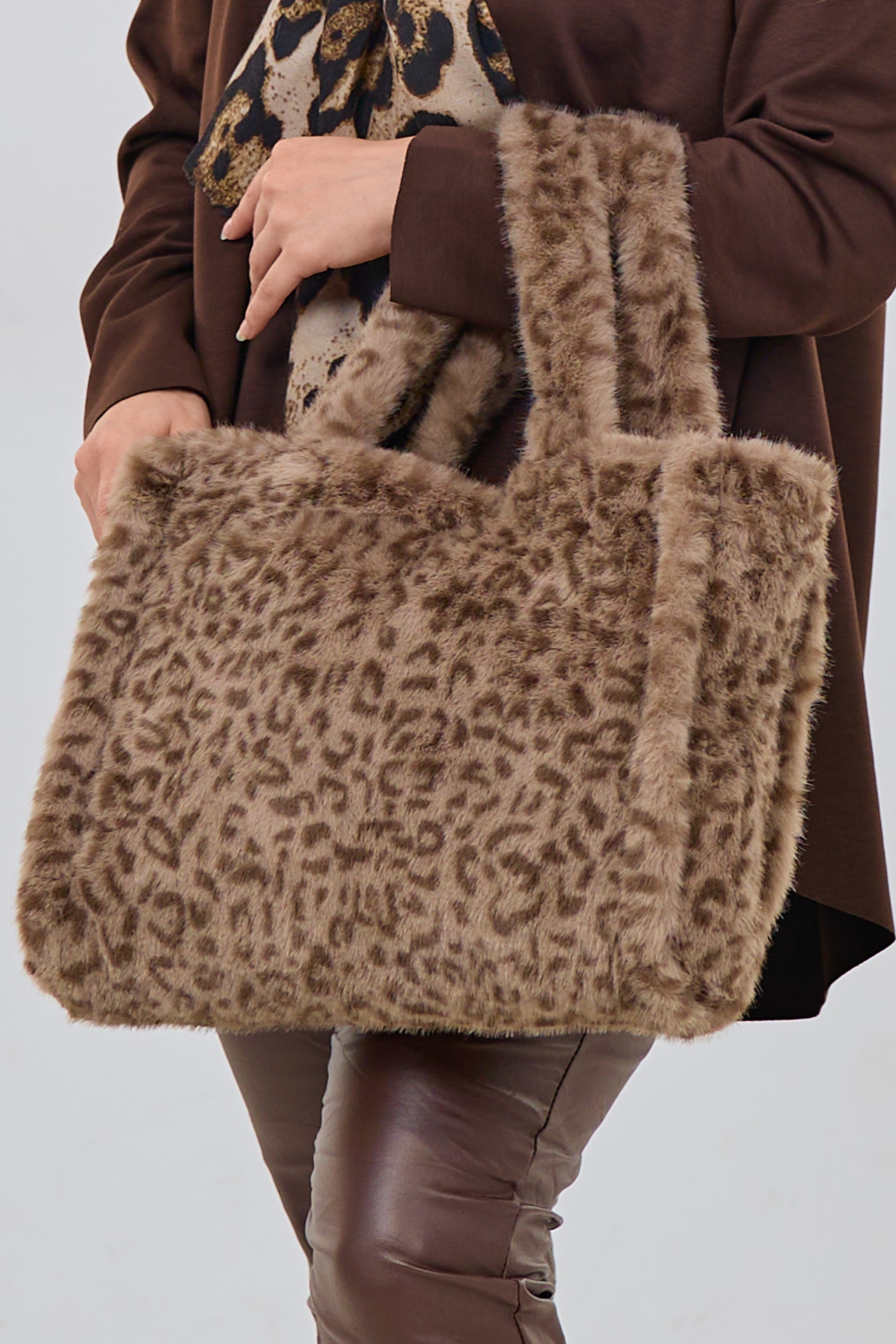 Schöne Felltasche, taupe-leo