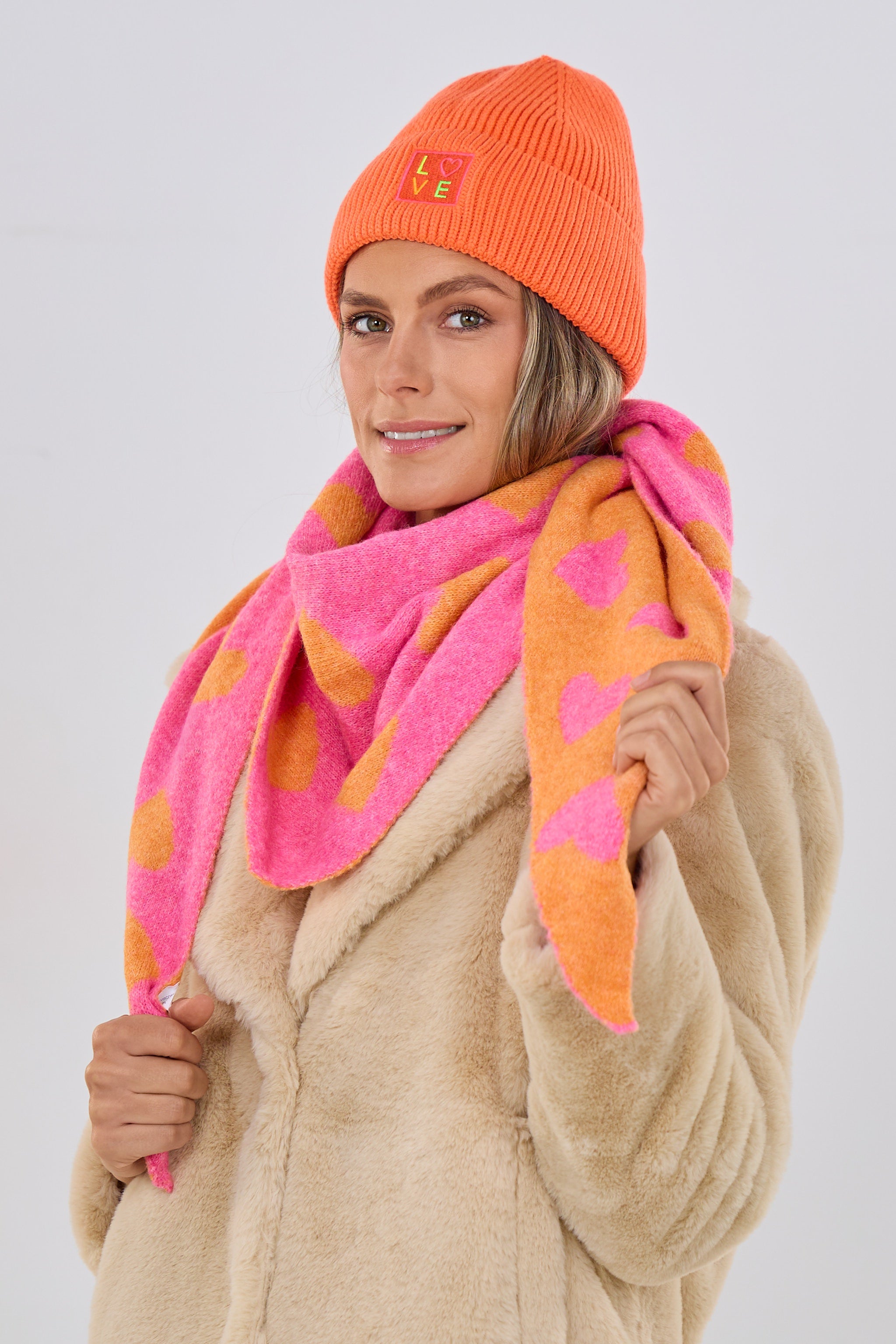 gestrickter Wendeschal, orange-rosa meliert