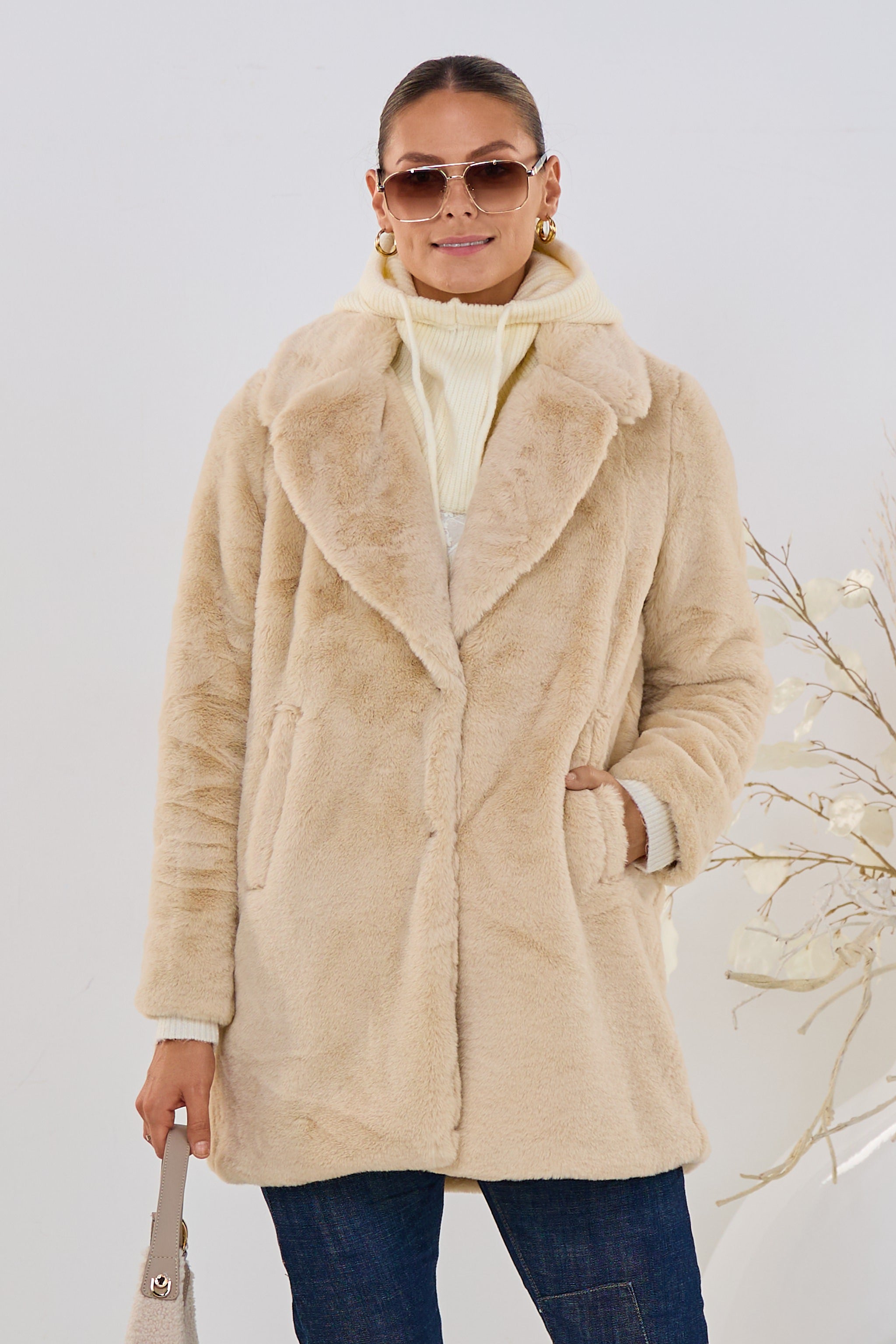 Kurzmantel in Felloptik, beige