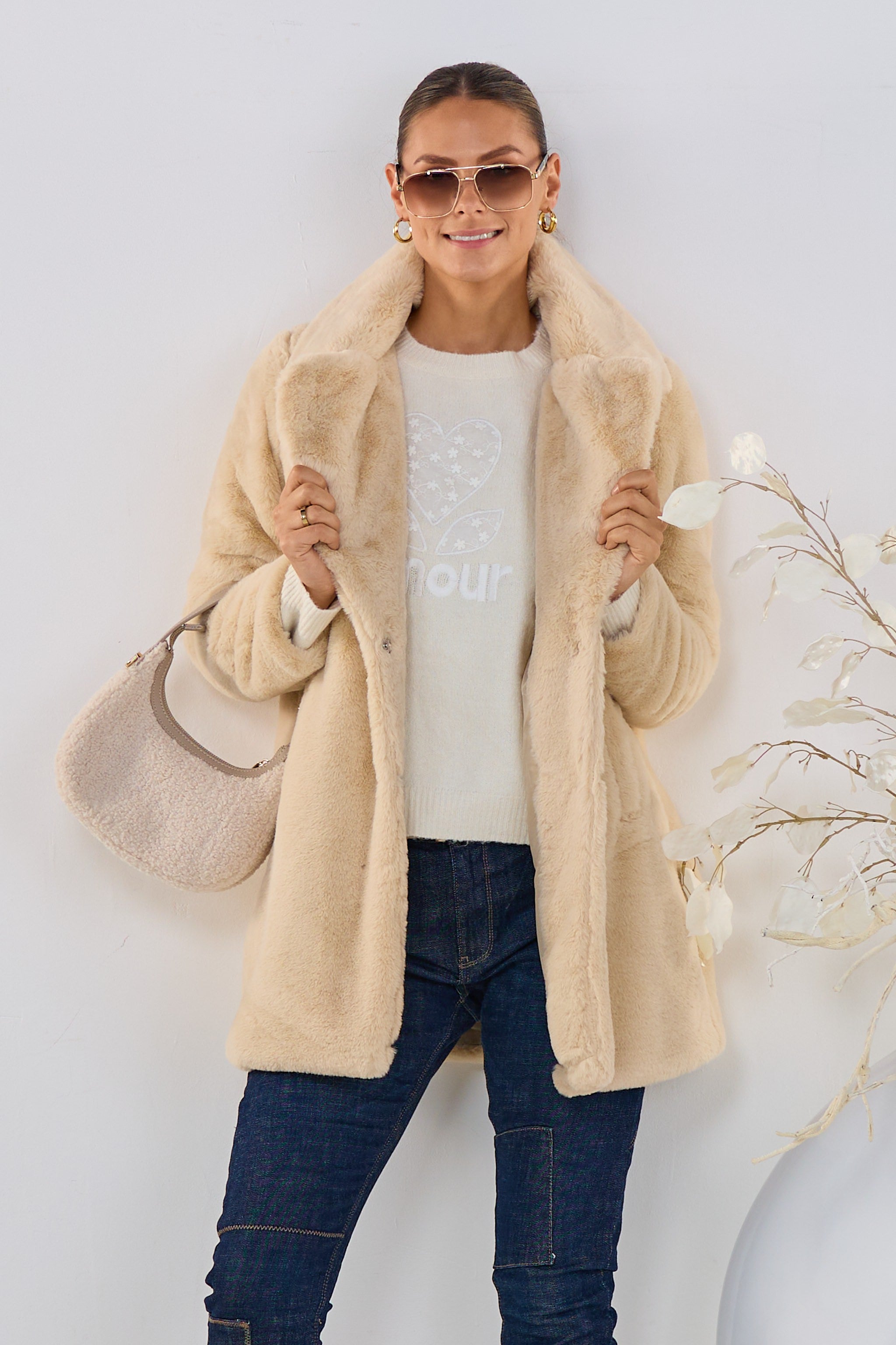 Kurzmantel in Felloptik, beige