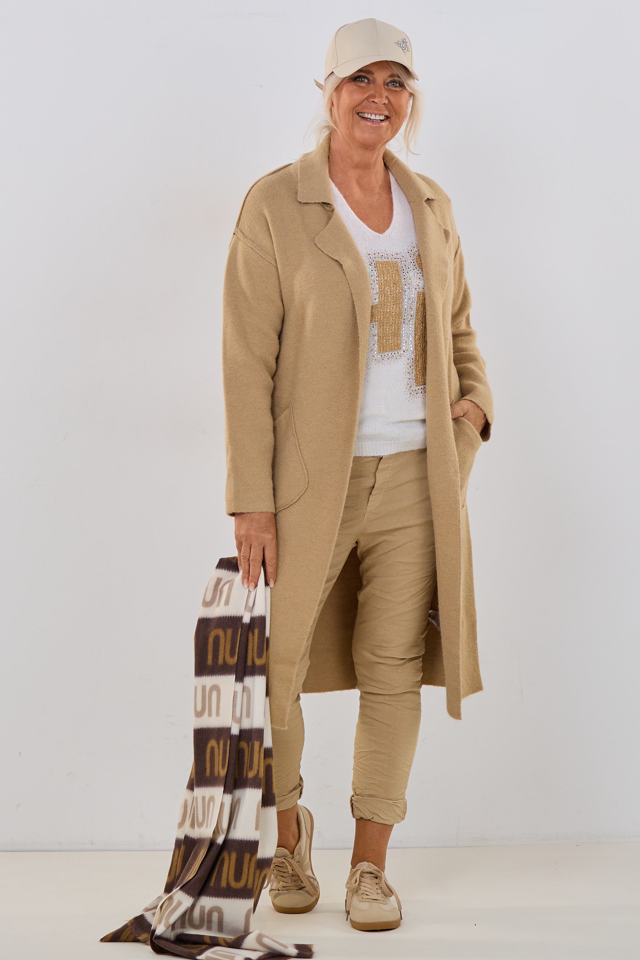 Strickmantel mit Taschen und Reverskragen, camel