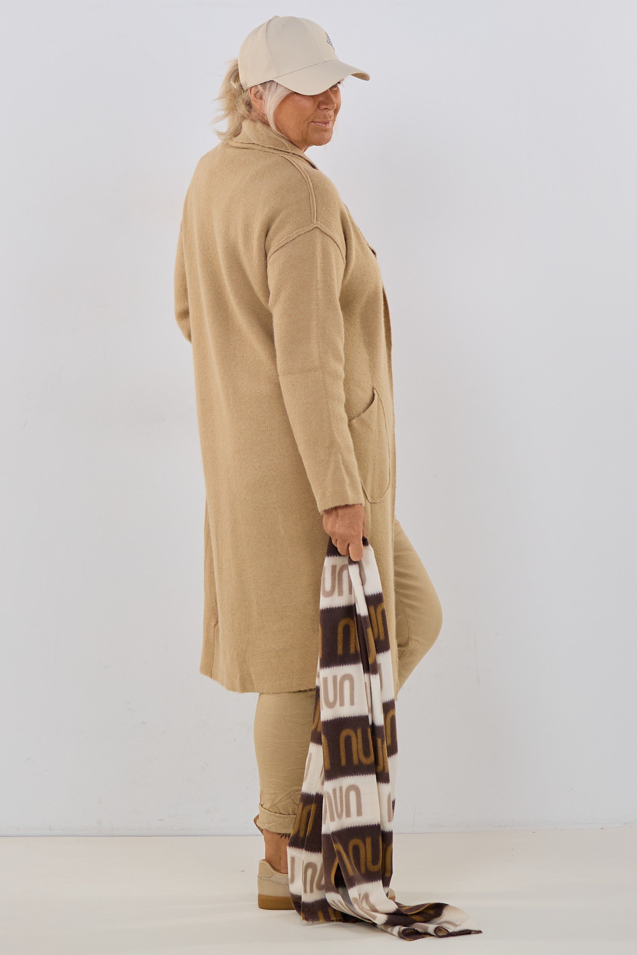 Strickmantel mit Taschen und Reverskragen, camel