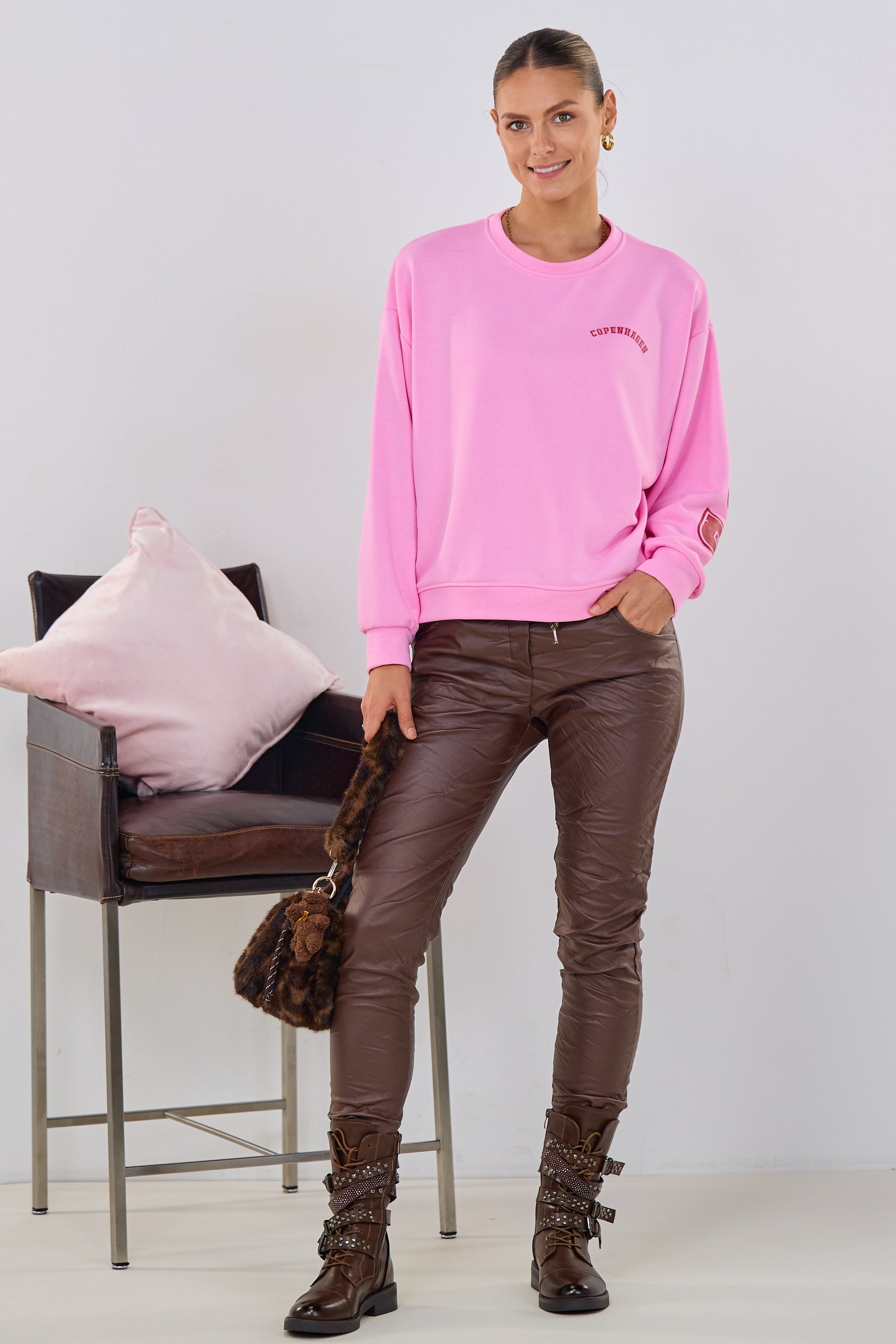 Lederlook Hose im Knitterlook, schoko