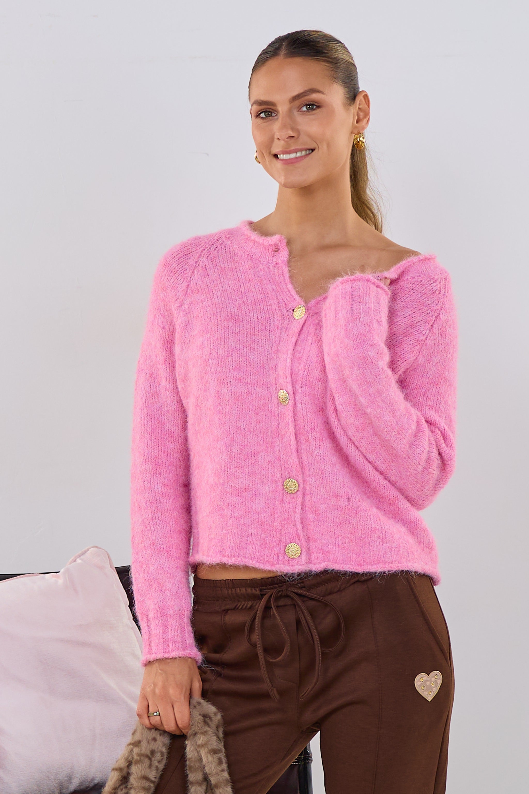 Cardigan mit goldfarbenen Knöpfen, rosa
