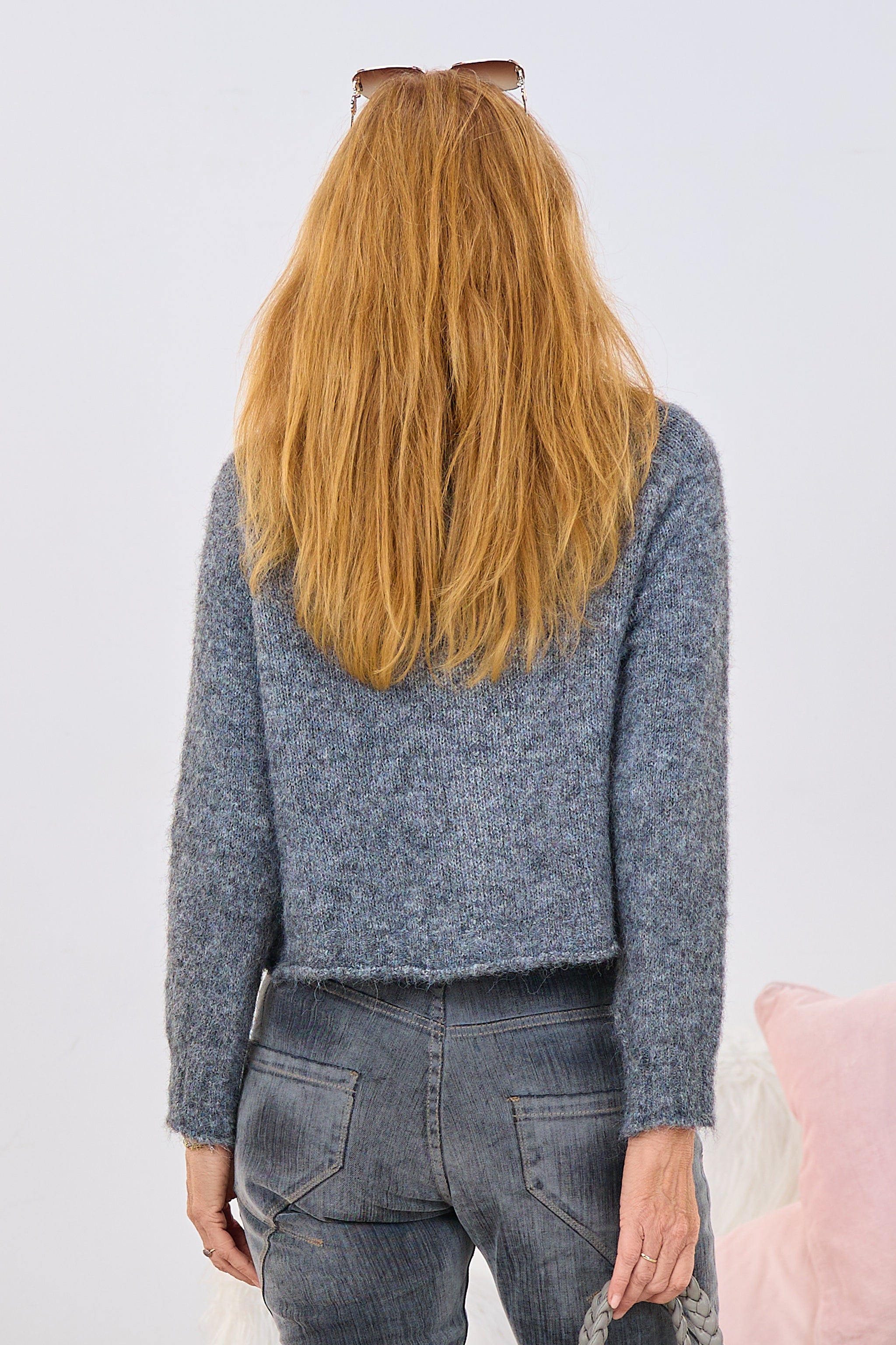 Cardigan mit goldfarbenen Knöpfen, grau