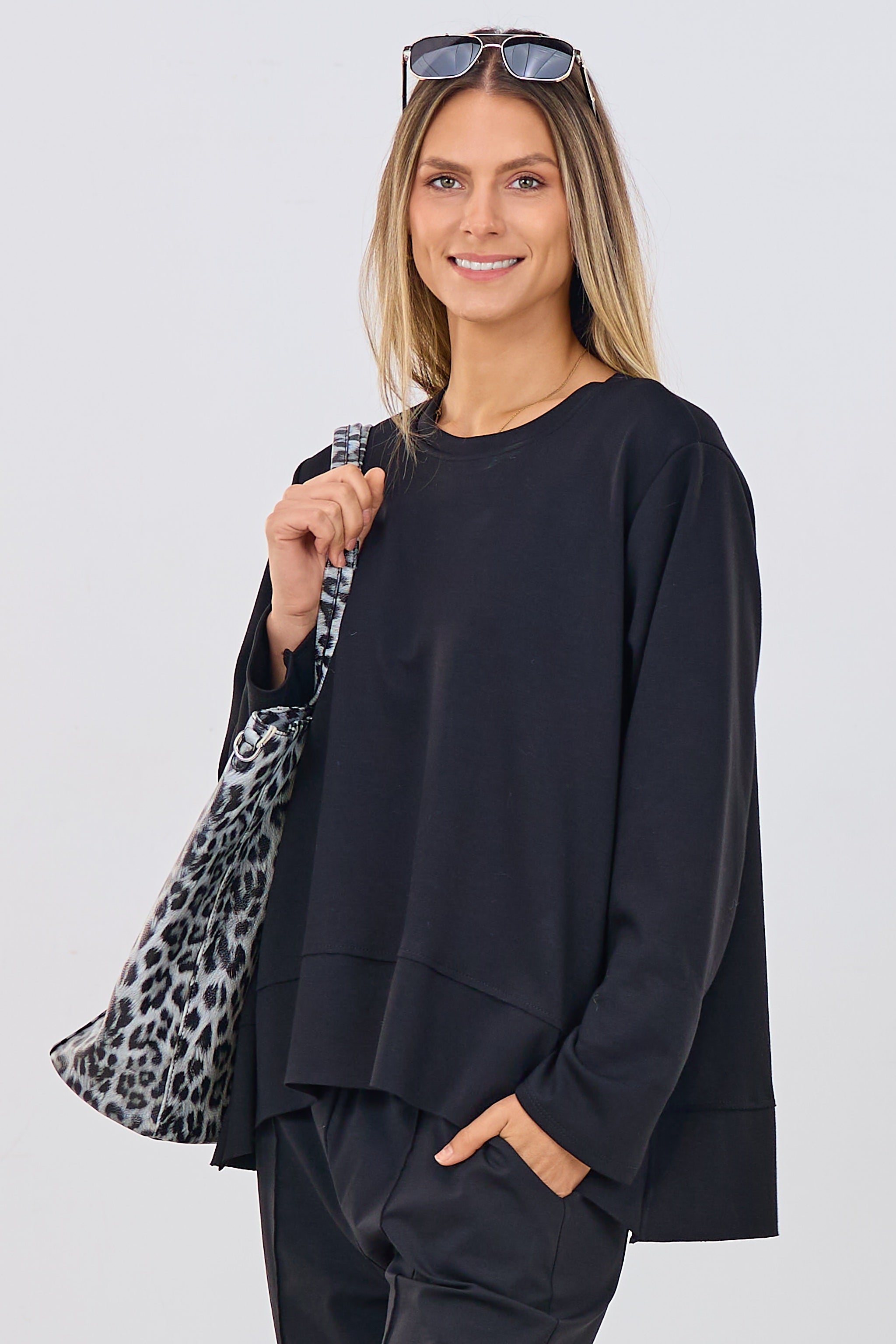 Cozy Basic Shirt mit Rundhalsausschnitt, schwarz