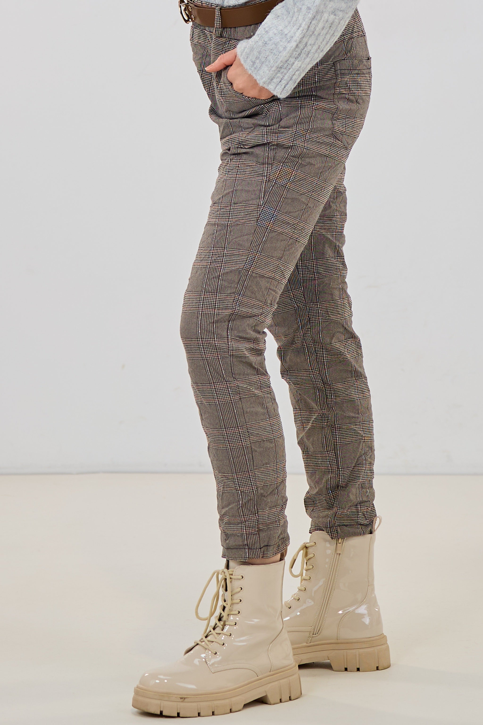 Karo-Hose im Knitterlook, taupe-braun