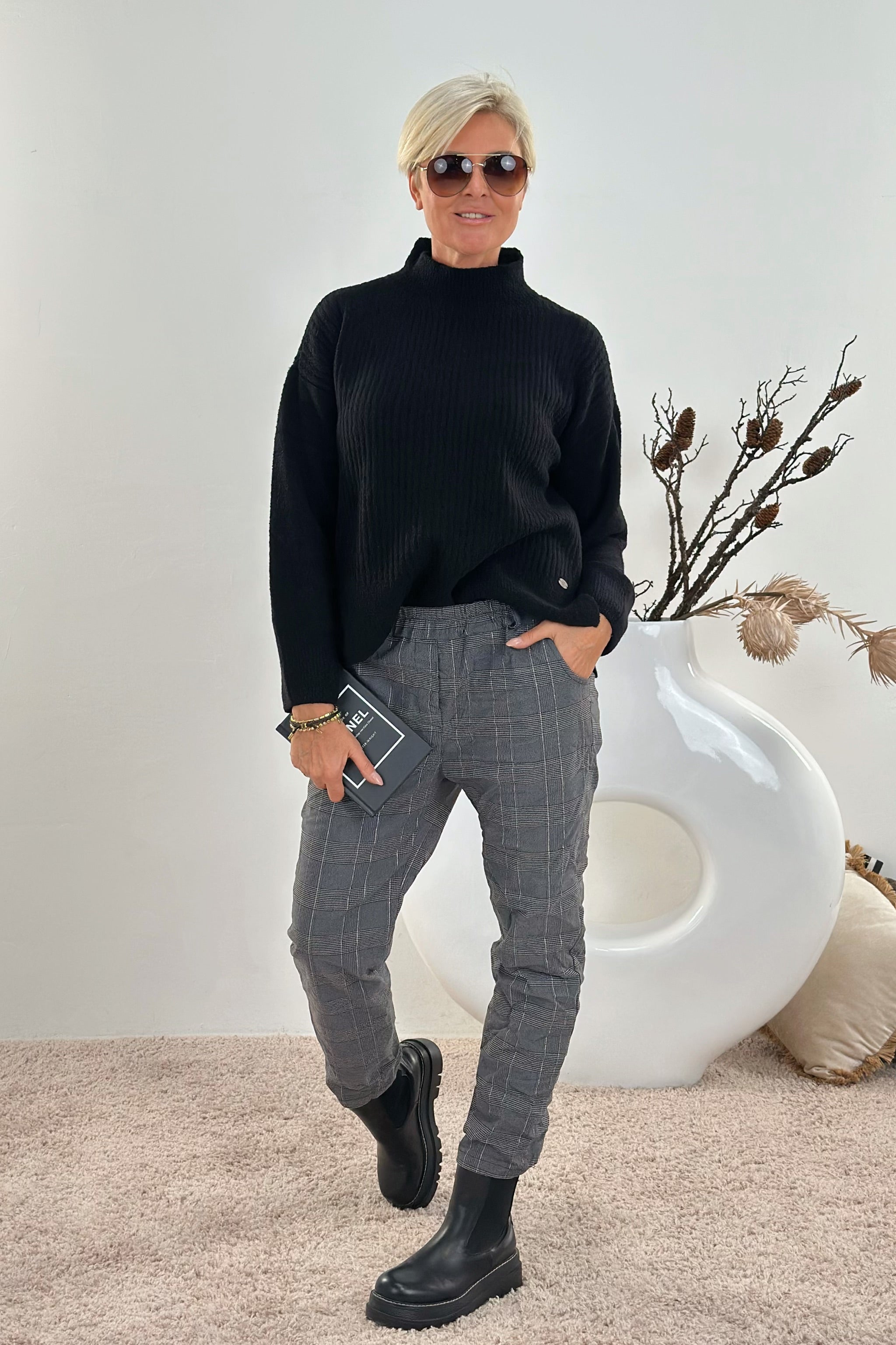 Karo-Hose im Knitterlook, anthrazit-schwarz