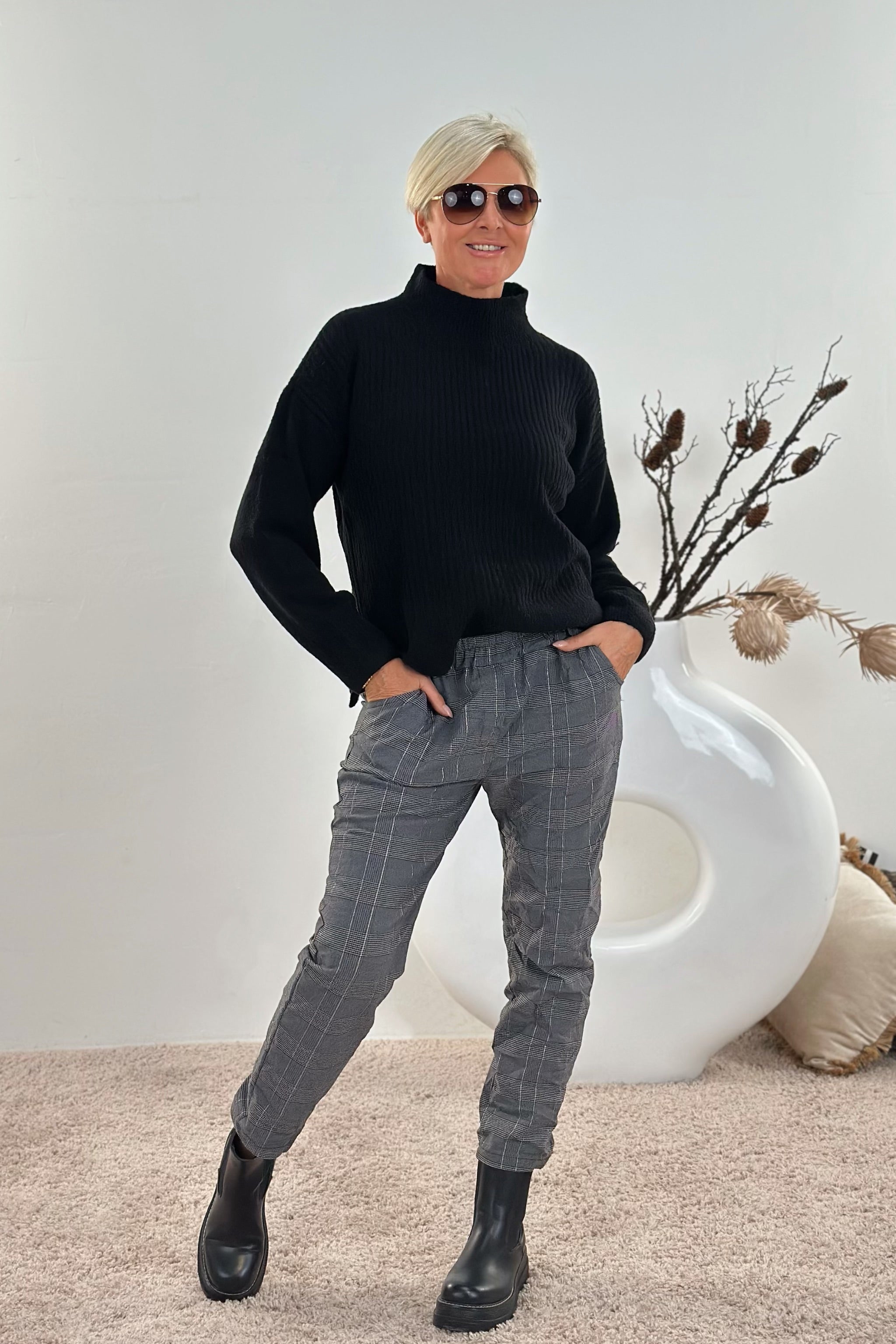 Karo-Hose im Knitterlook, anthrazit-schwarz