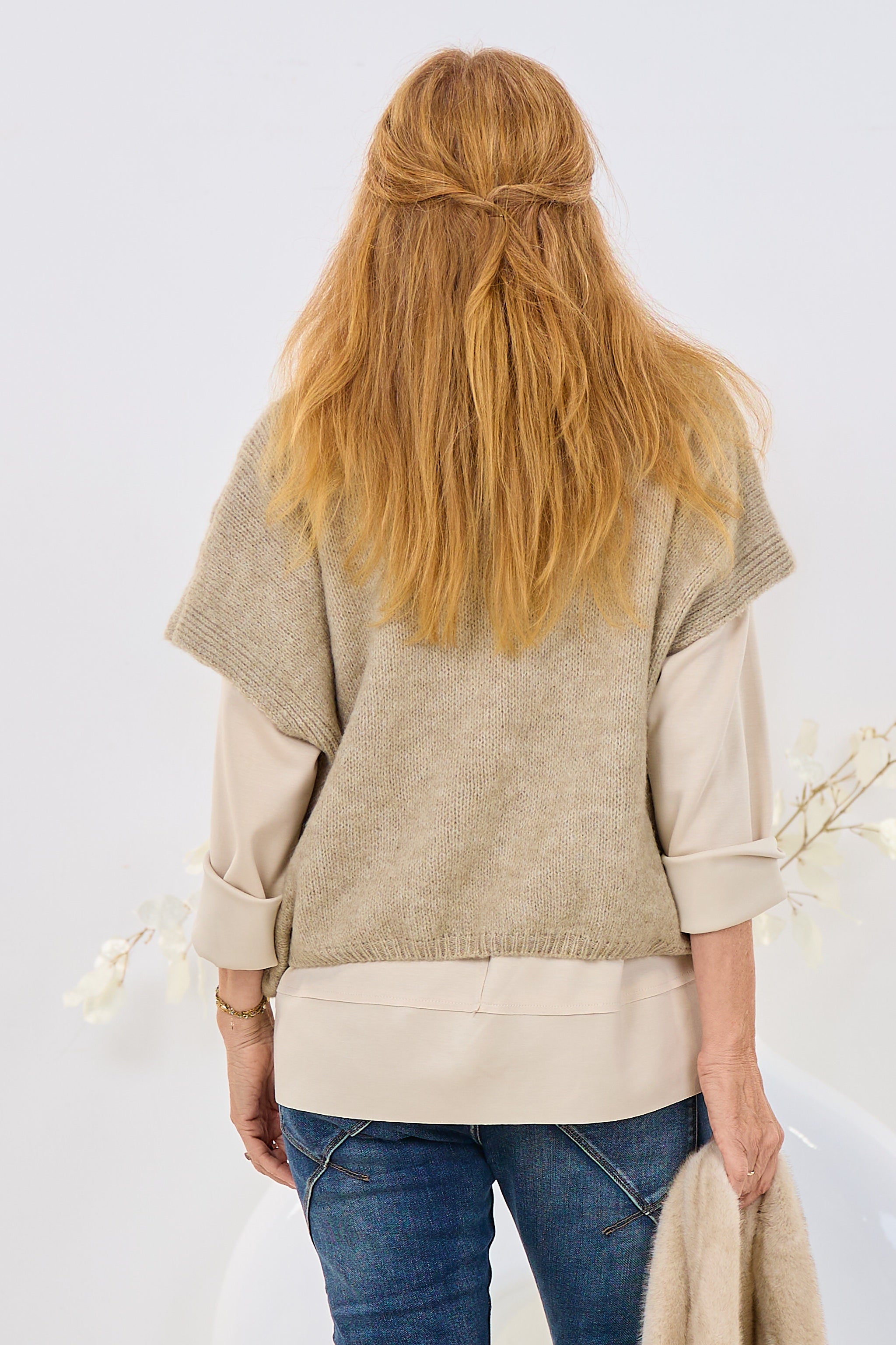 Weiter, weicher Pullunder mit Zopfmuster, beige