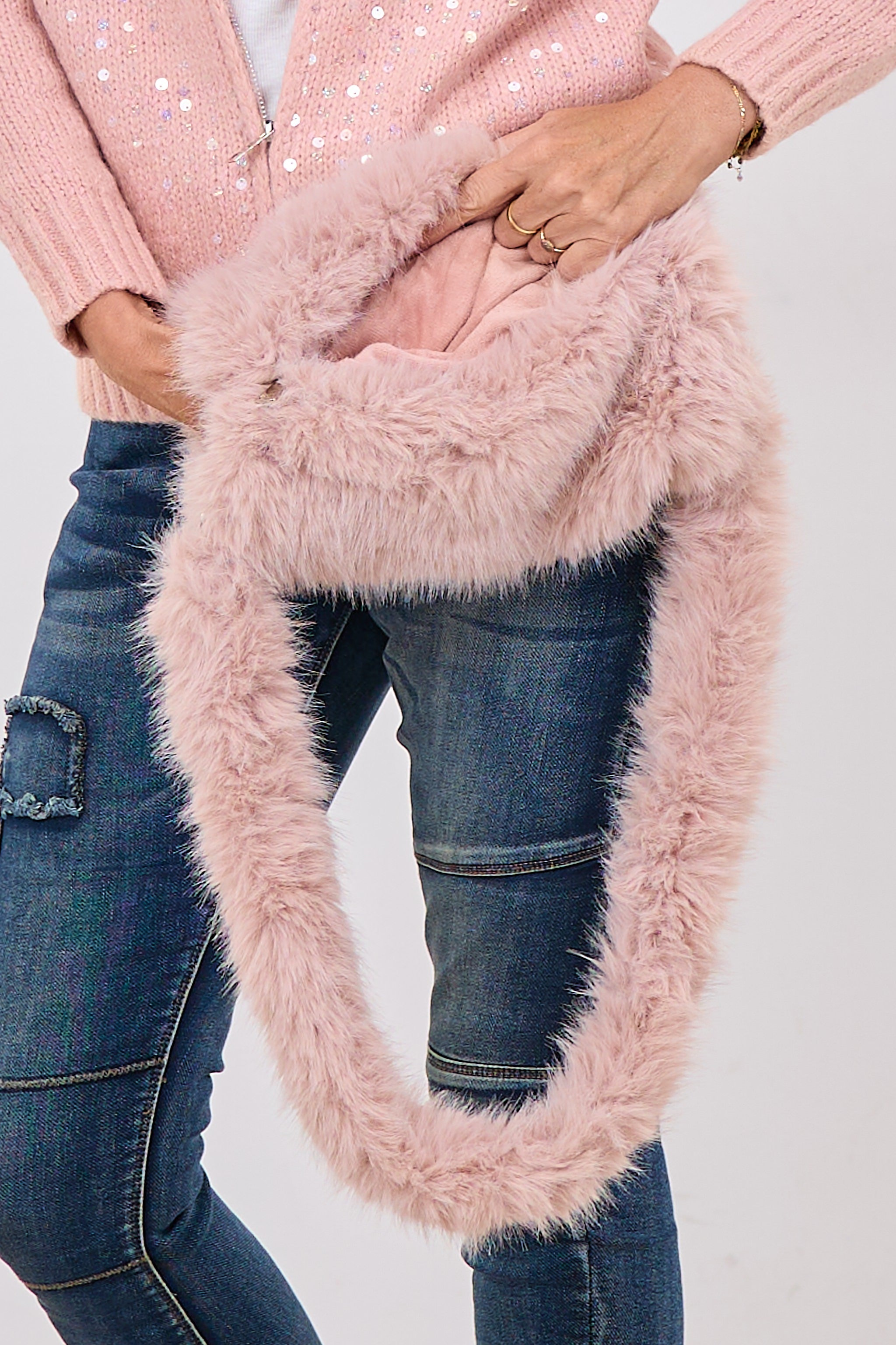 flauschige Umhängetasche mit Muff, altrosa