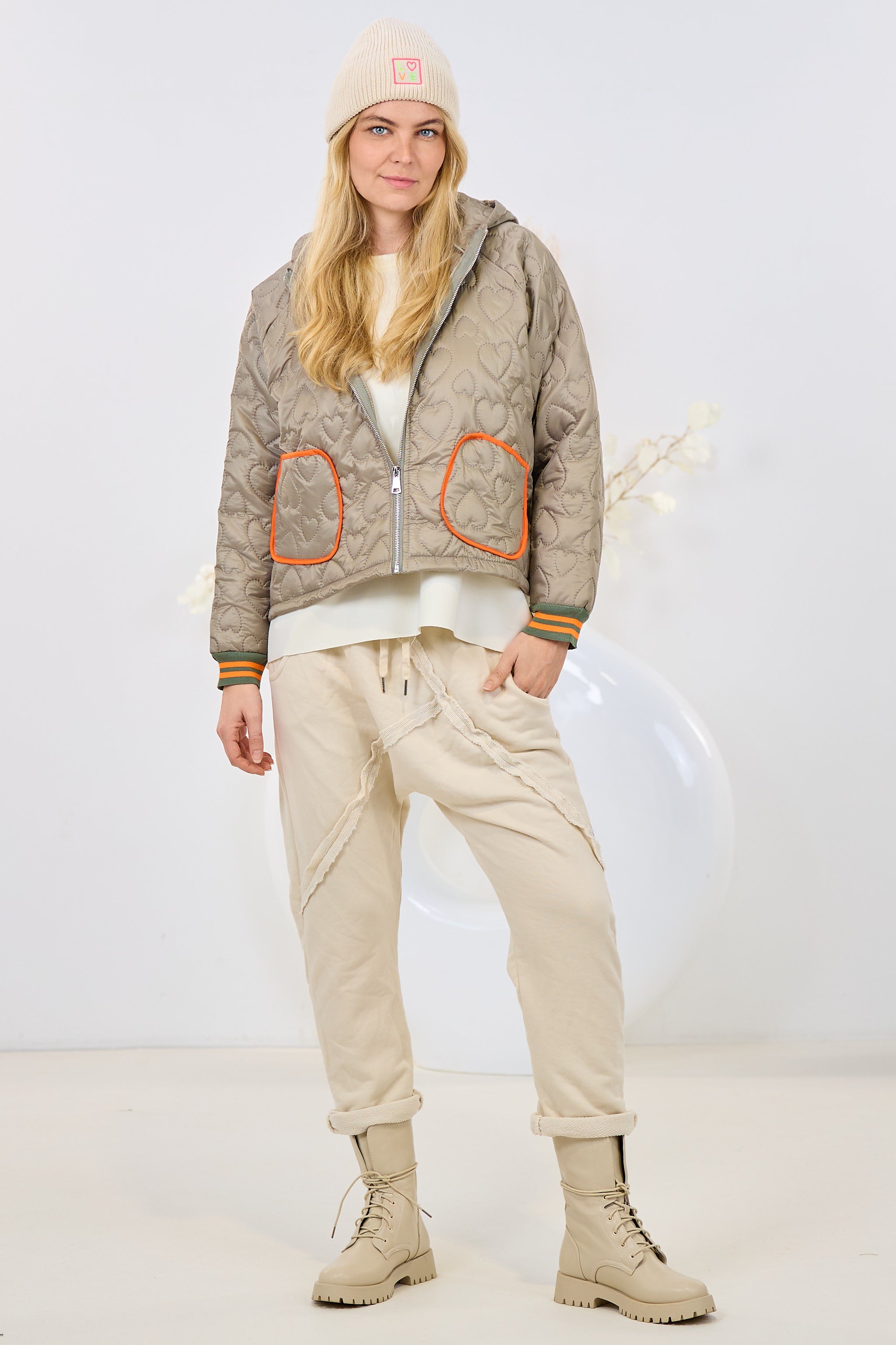 Steppjacke mit Kapuze und aufgesetzten Taschen, khaki-orange