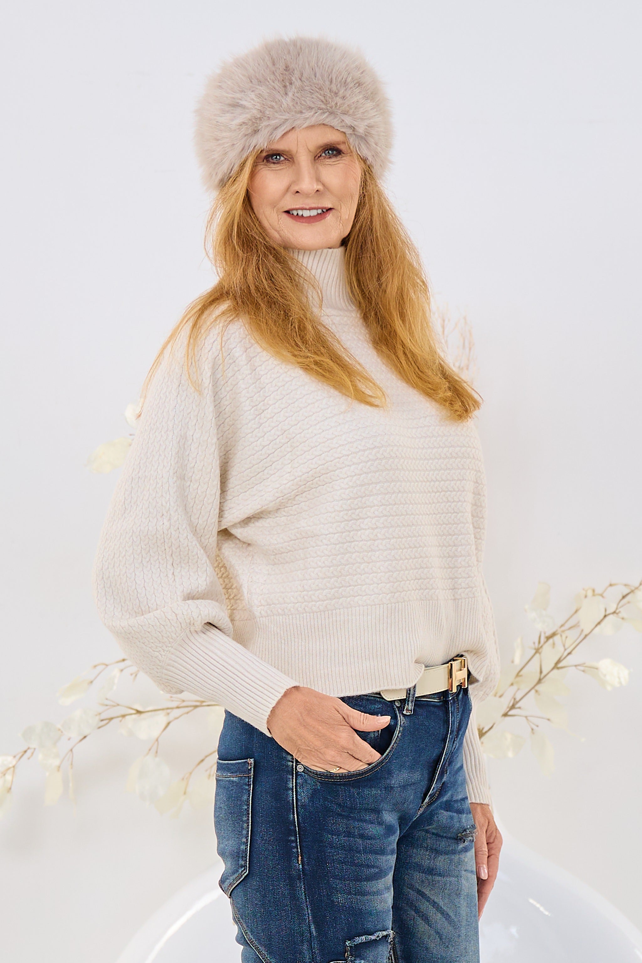 Strickpulli mit Zopfmuster, creme