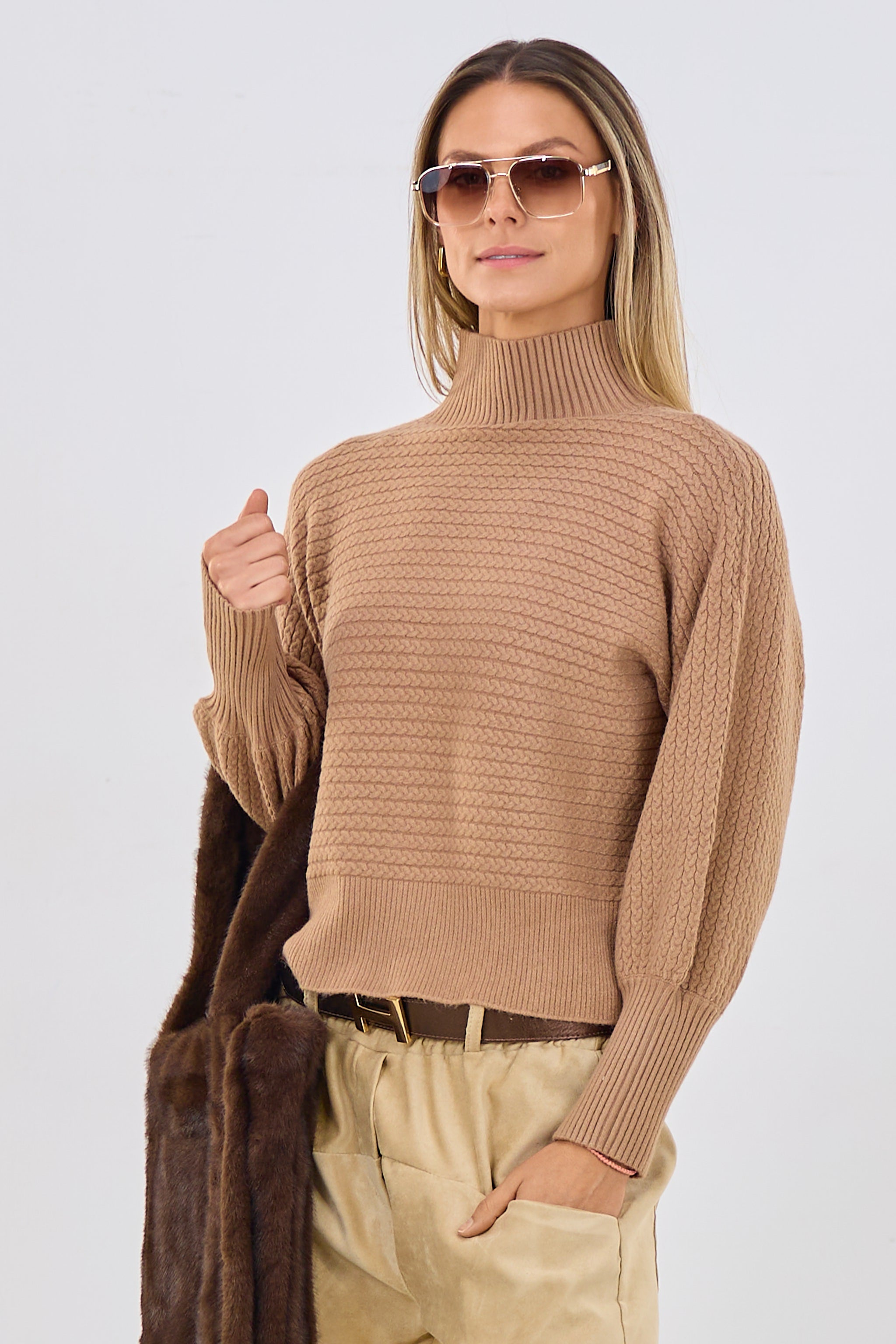 Strickpulli mit Zopfmuster, camel